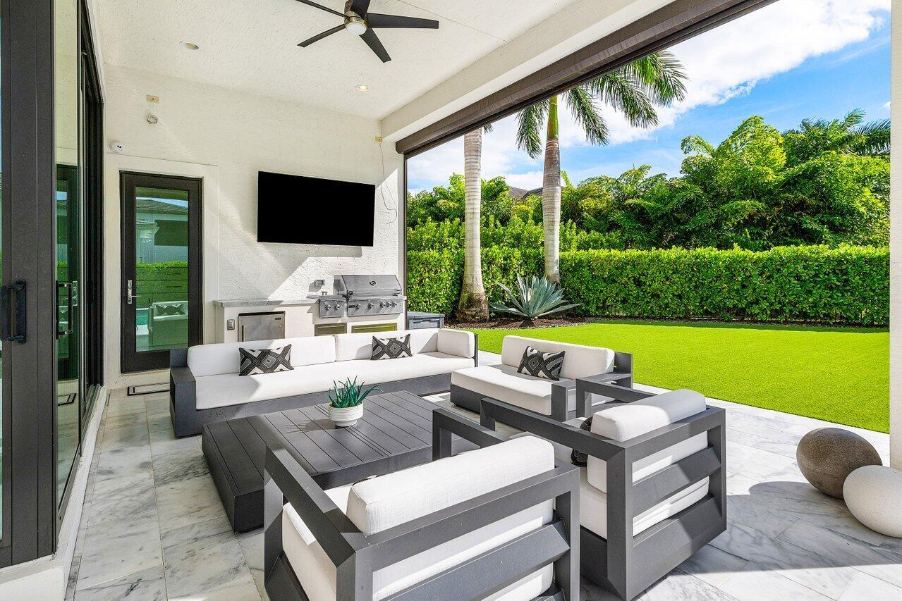 9276 Biaggio Rd Boca Raton, FL 33496