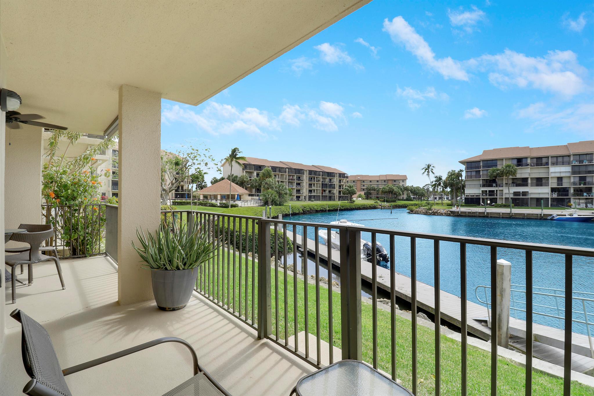 1301 Seafarer Cir #105 Jupiter, FL 33477