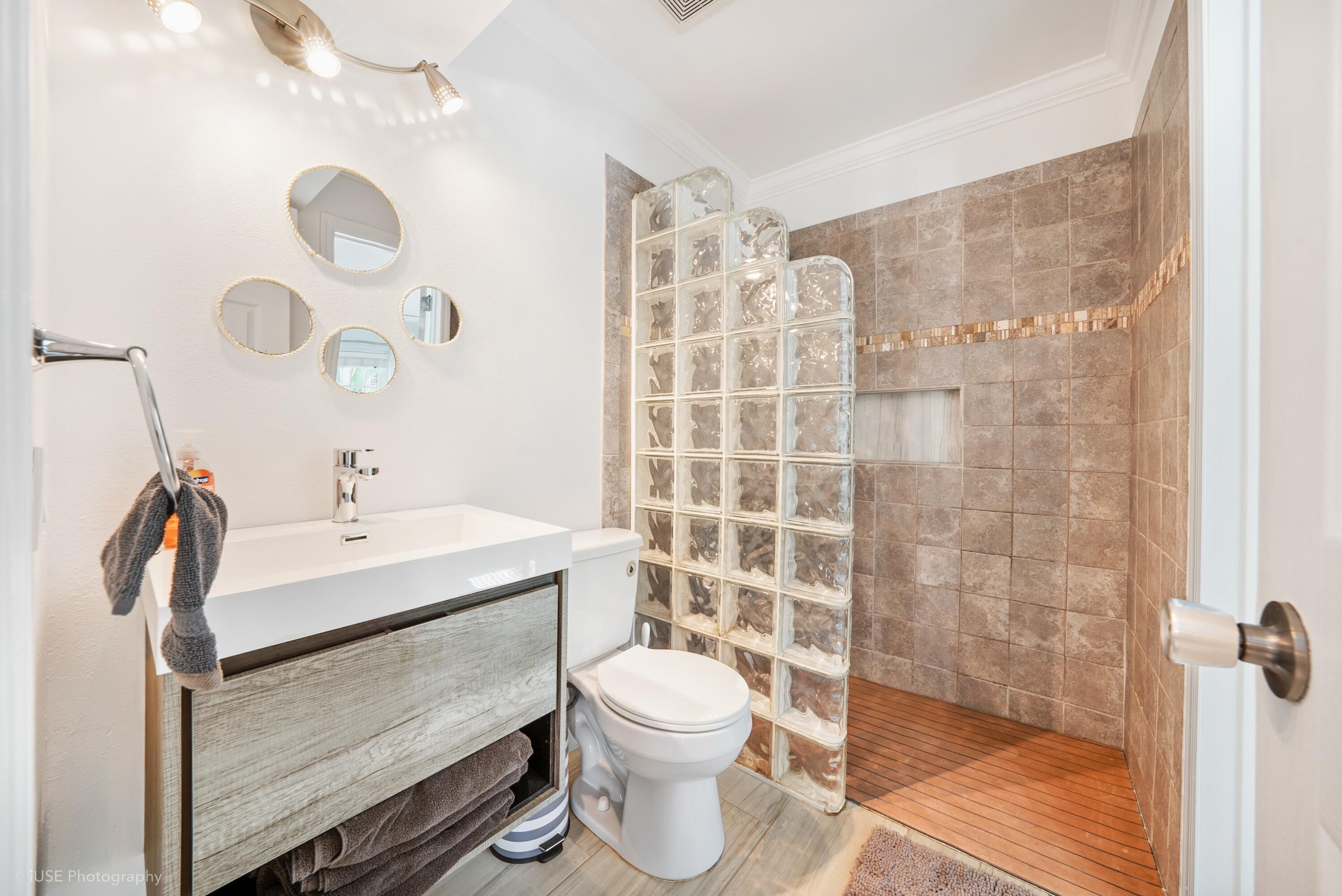 2533 Bessie St Delray Beach, FL 33446