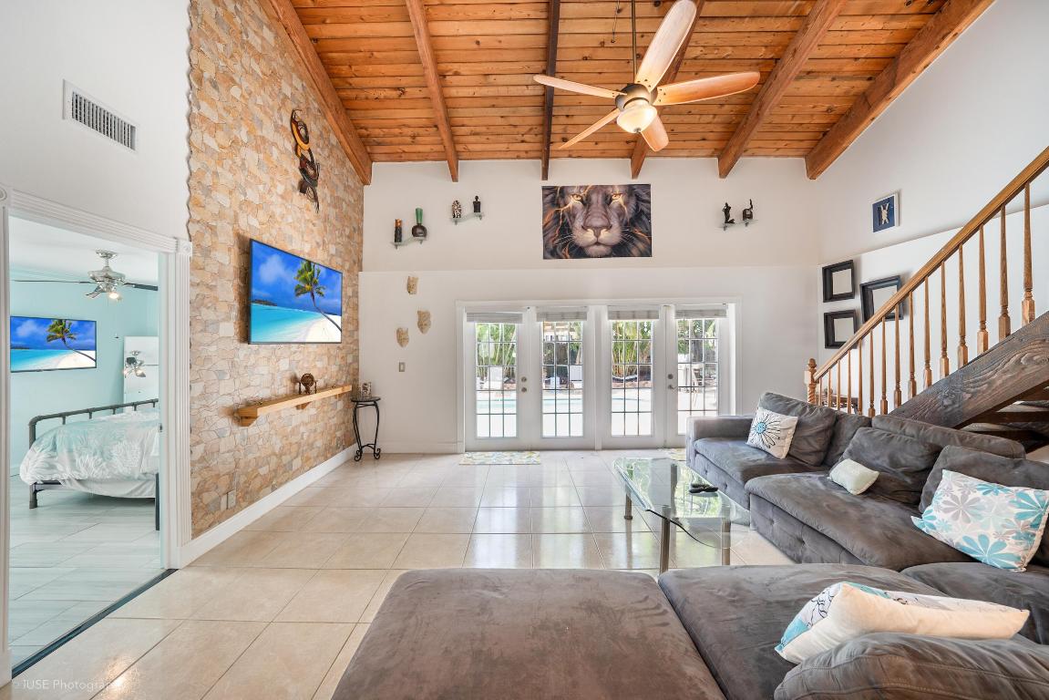 2533 Bessie St Delray Beach, FL 33446