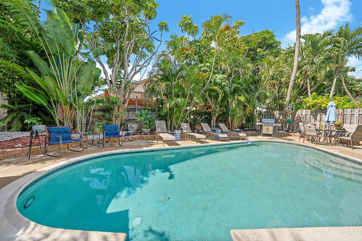 2533 Bessie St Delray Beach, FL 33446