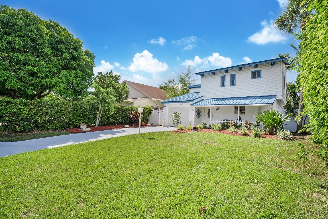 2533 Bessie St Delray Beach, FL 33446
