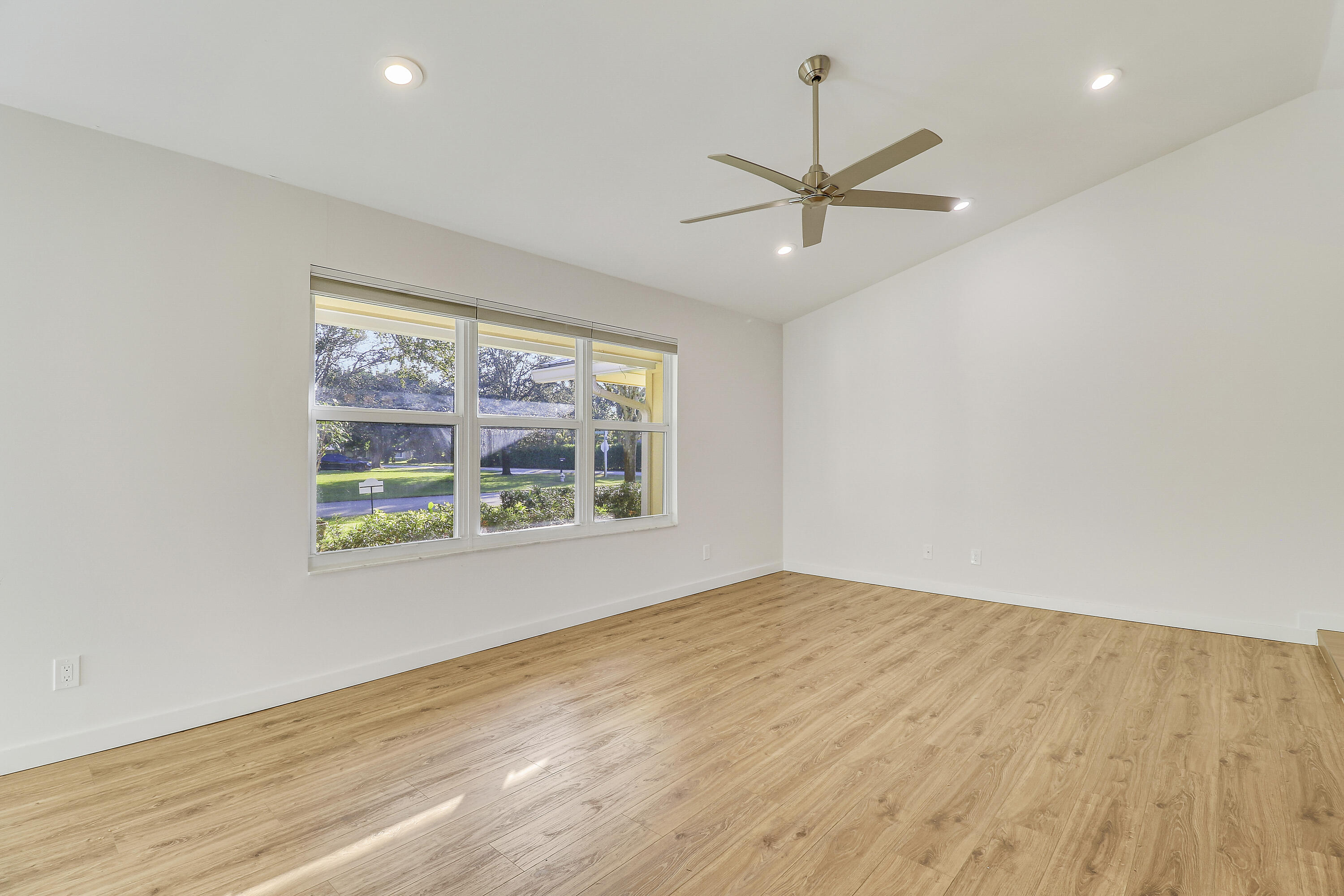 5775 Set N Sun Jupiter, FL 33458