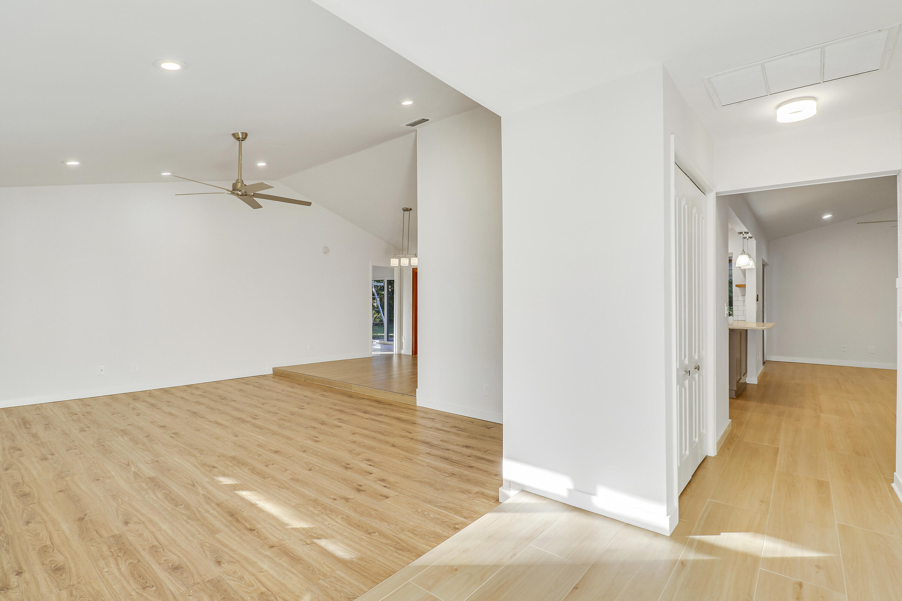 5775 Set N Sun Jupiter, FL 33458