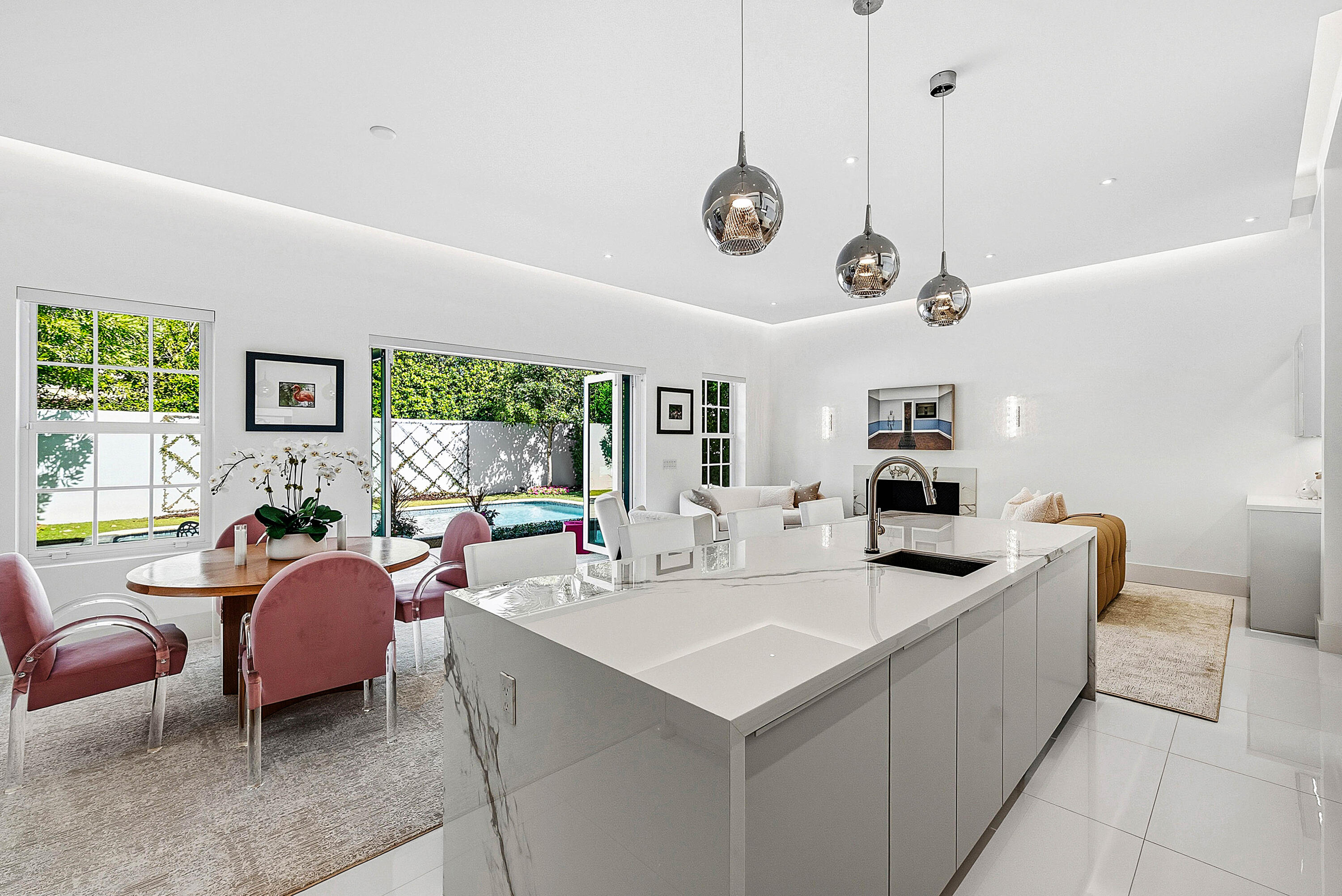 157 Peruvian Palm Beach, FL 33480