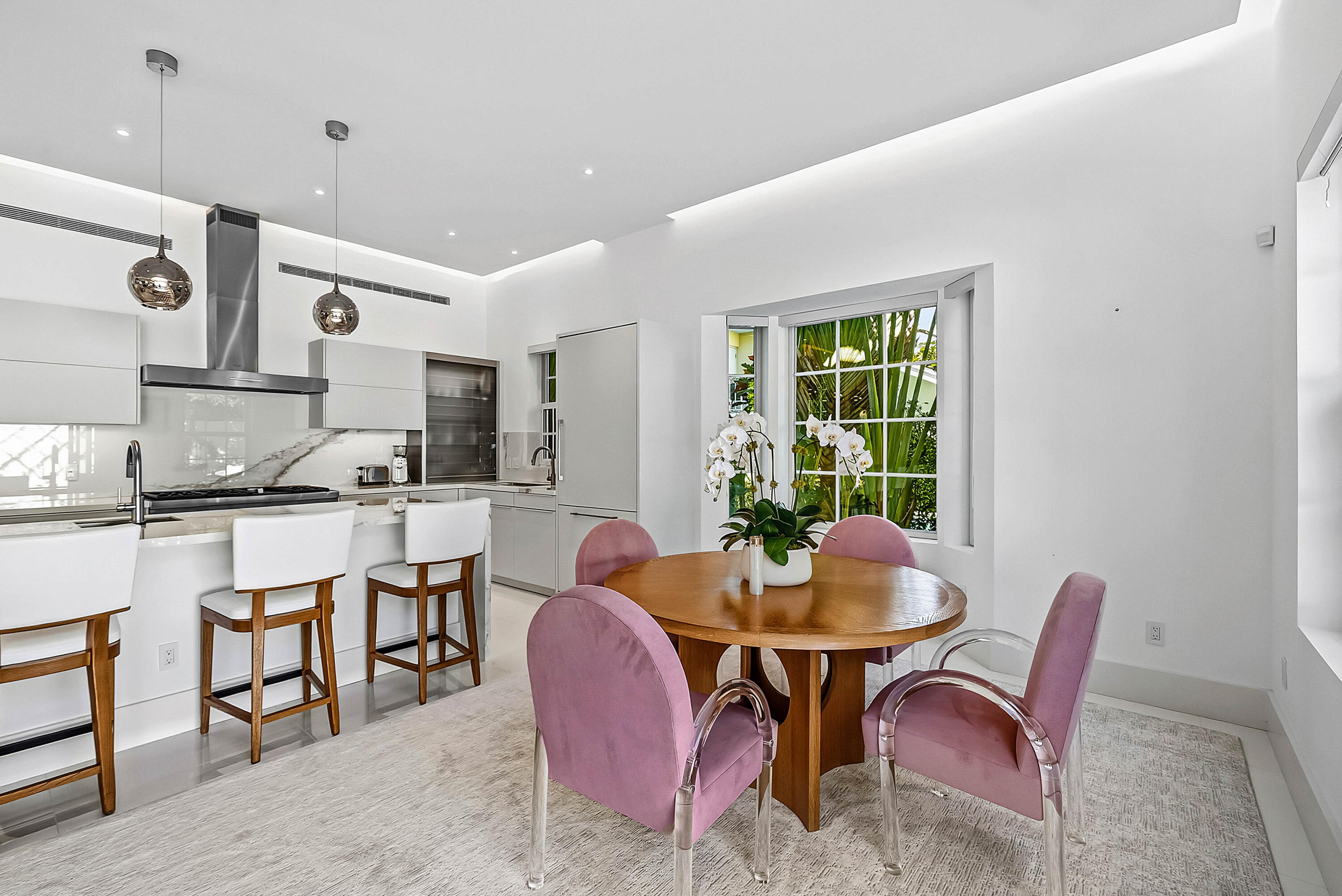 157 Peruvian Palm Beach, FL 33480