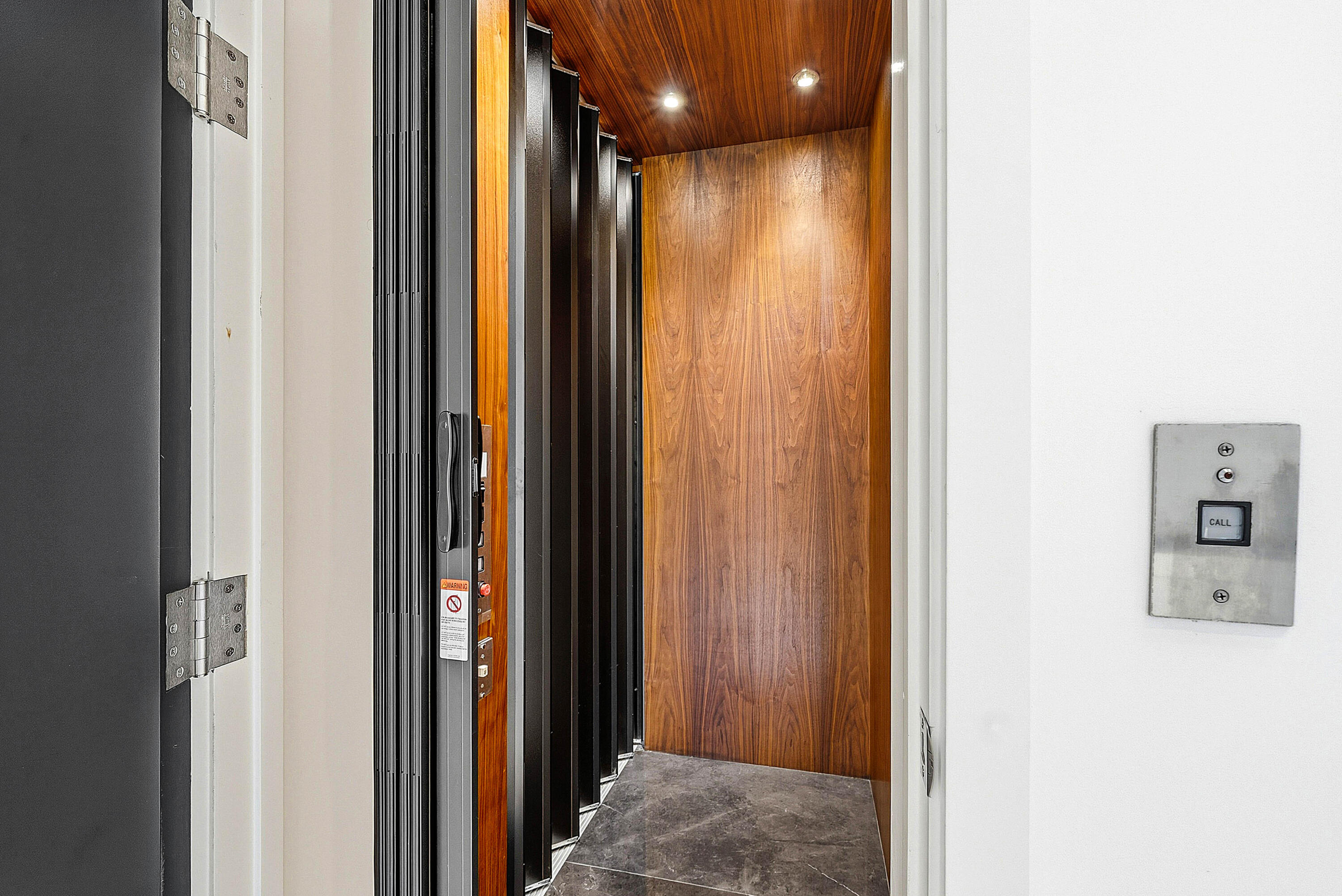 157 Peruvian Palm Beach, FL 33480