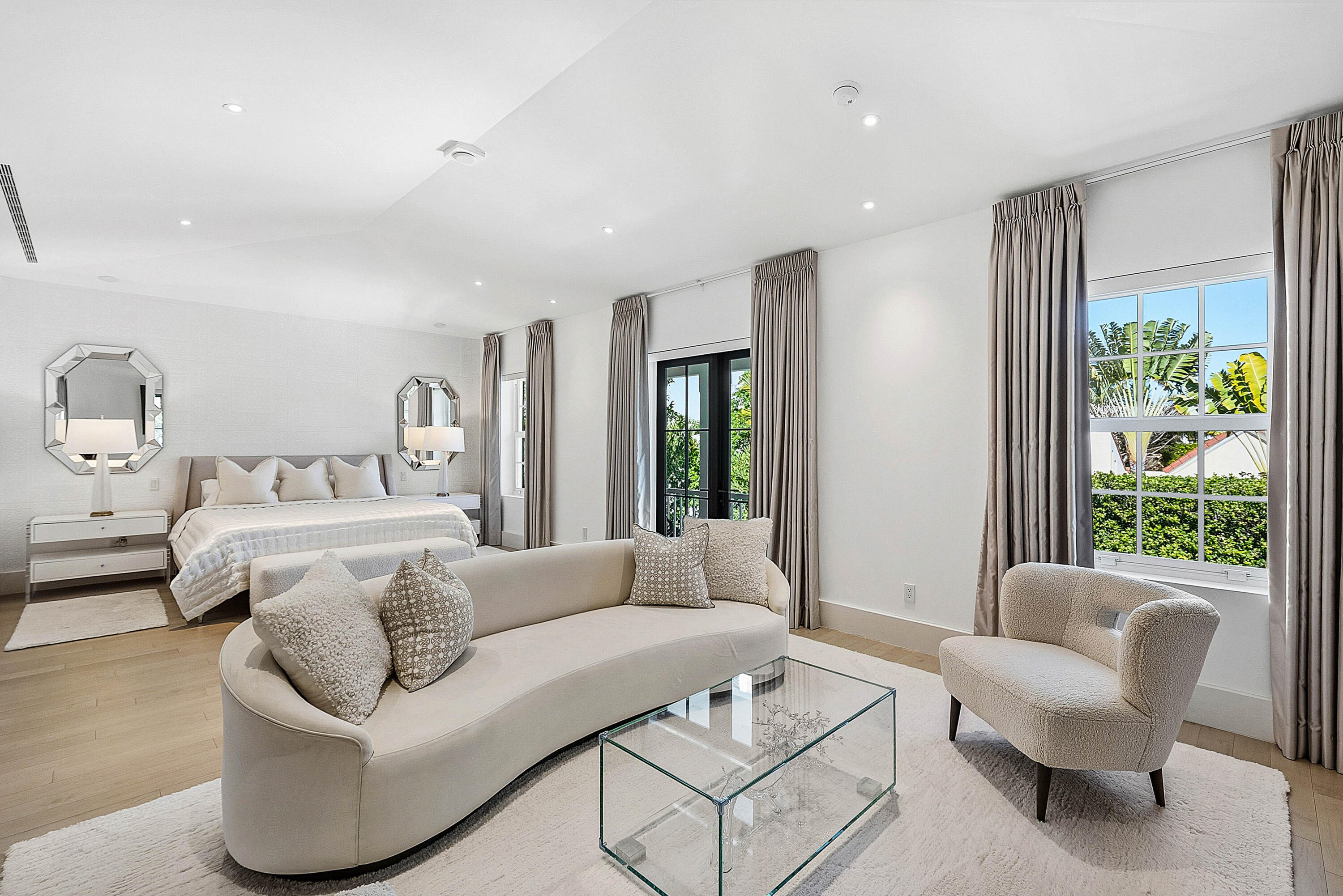 157 Peruvian Palm Beach, FL 33480