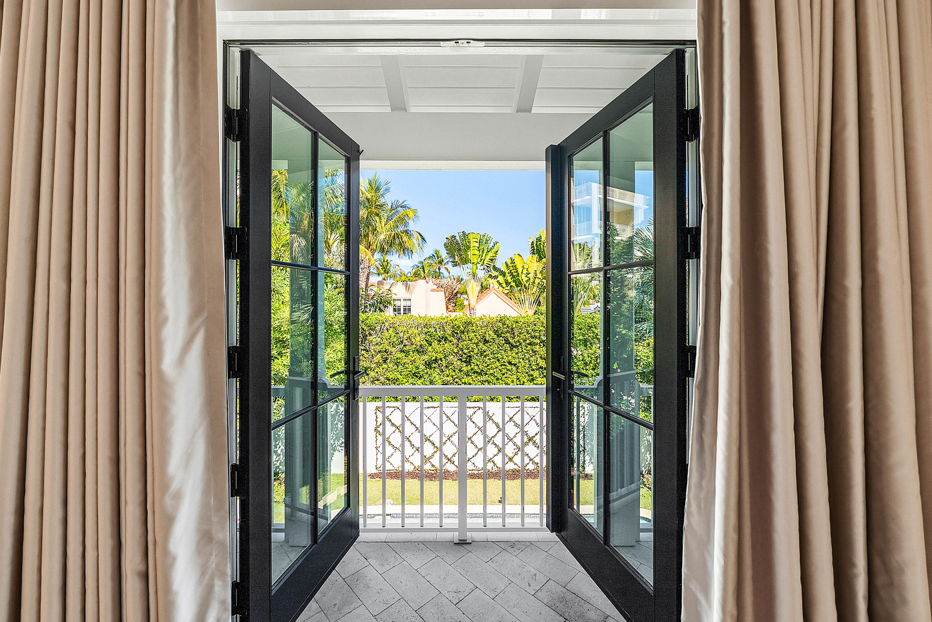 157 Peruvian Palm Beach, FL 33480