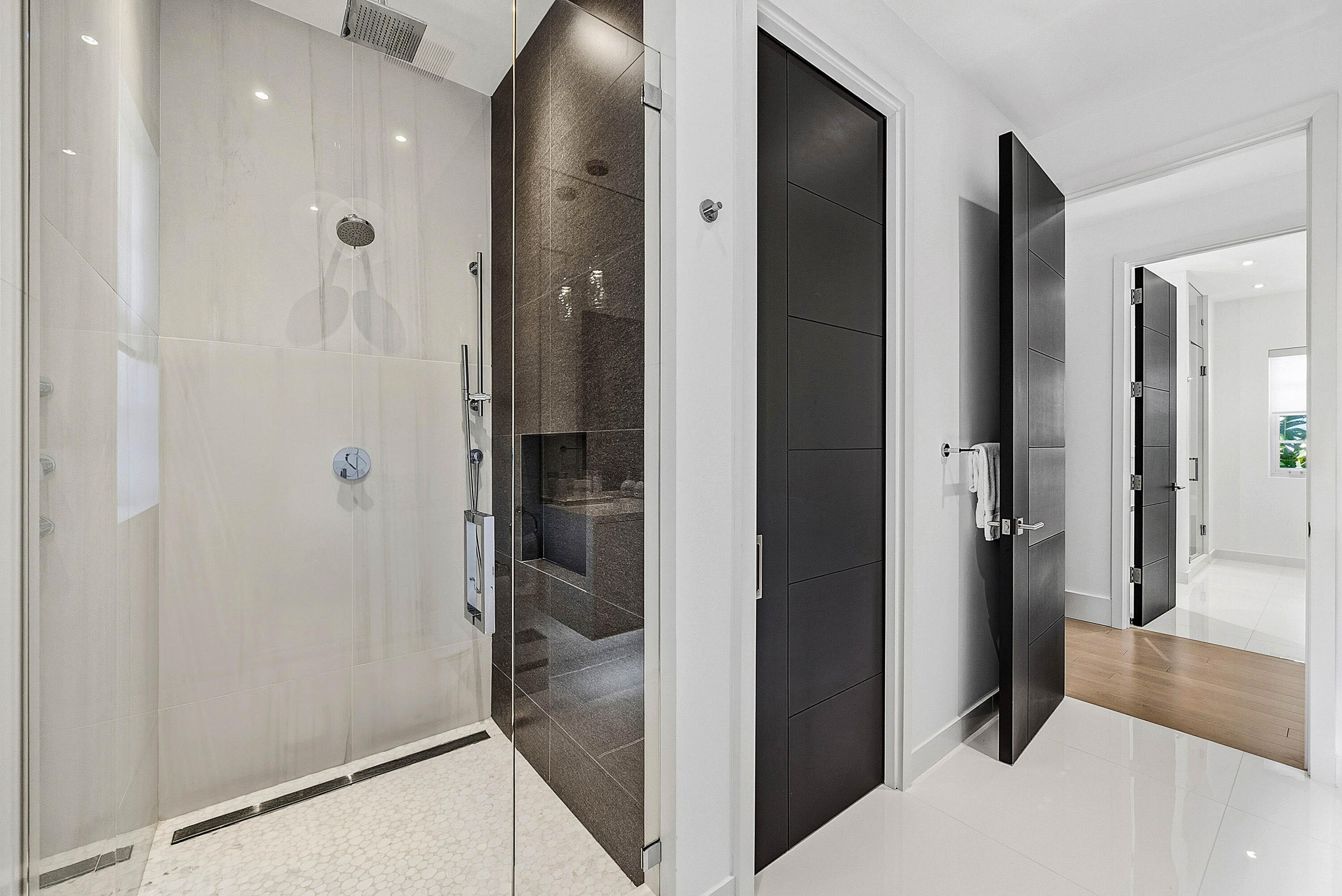 157 Peruvian Palm Beach, FL 33480