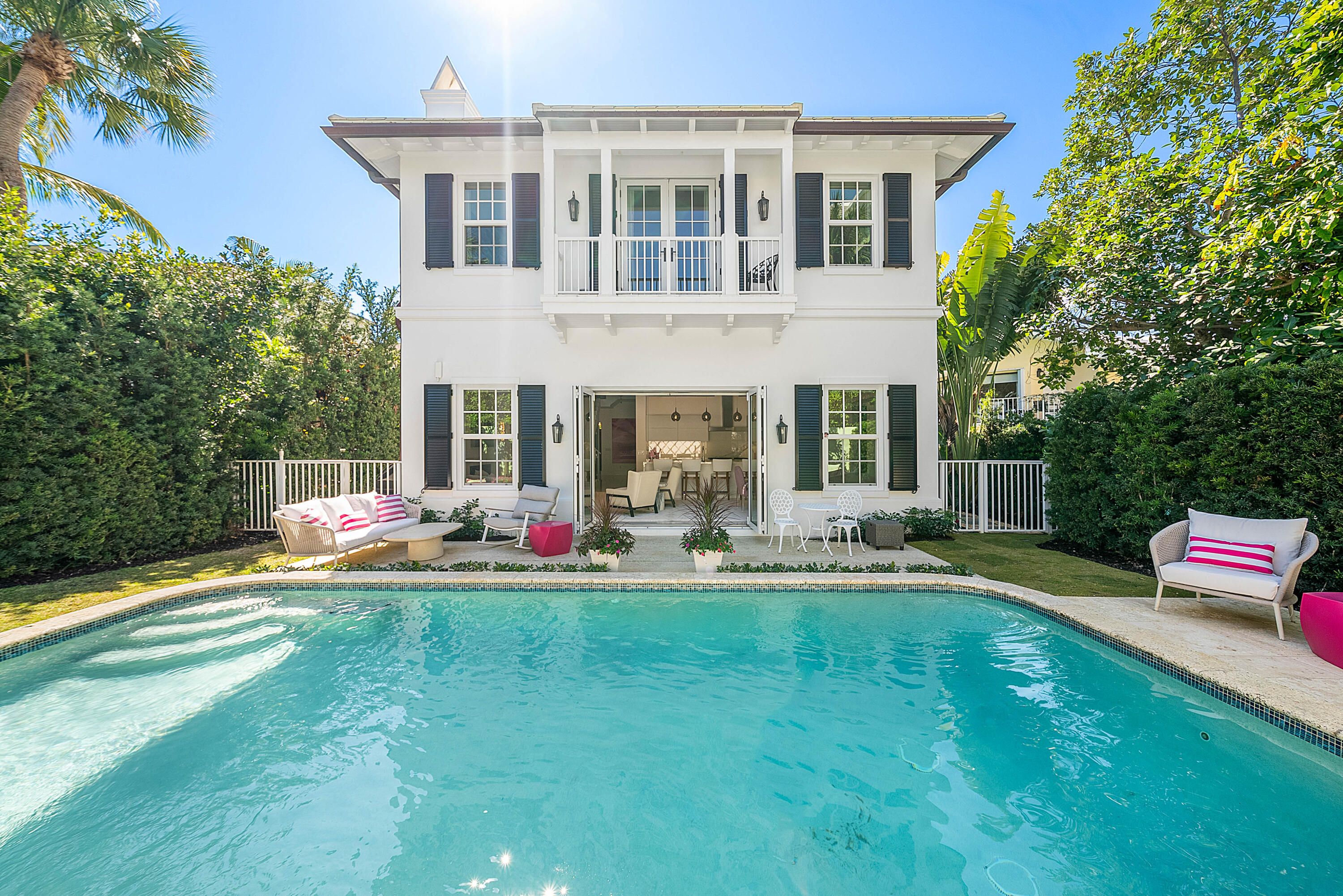 157 Peruvian Palm Beach, FL 33480