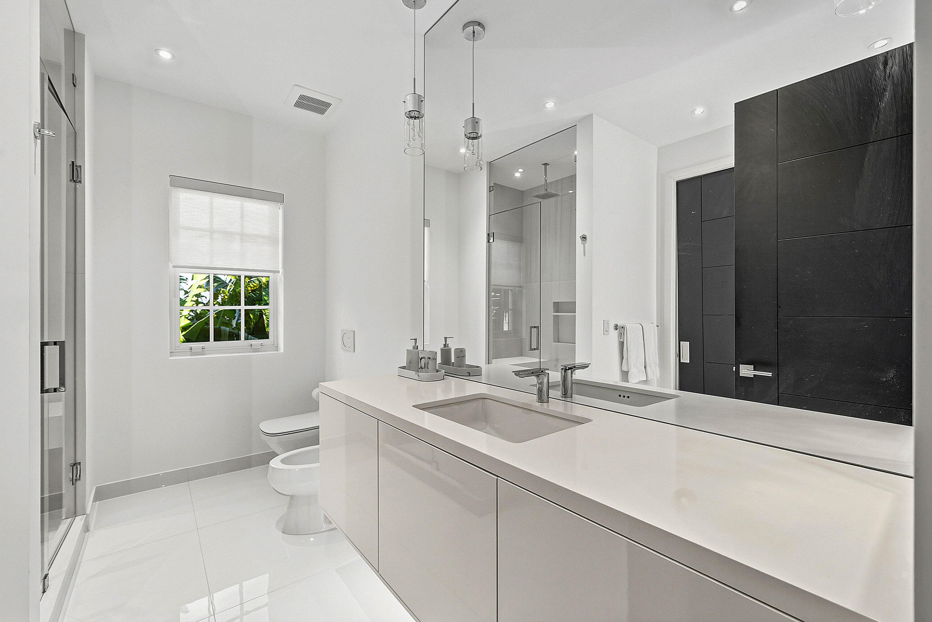 157 Peruvian Palm Beach, FL 33480