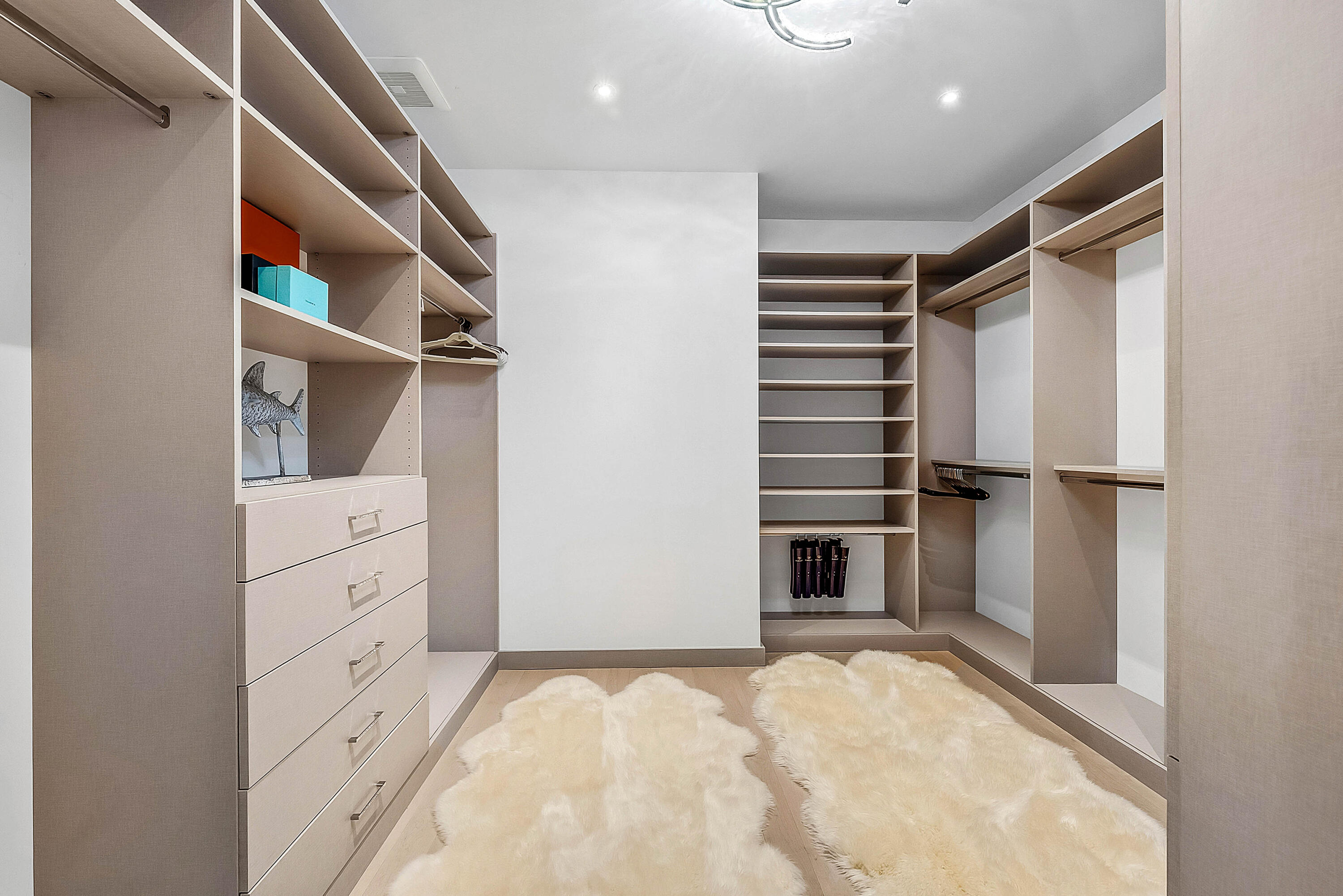 157 Peruvian Palm Beach, FL 33480