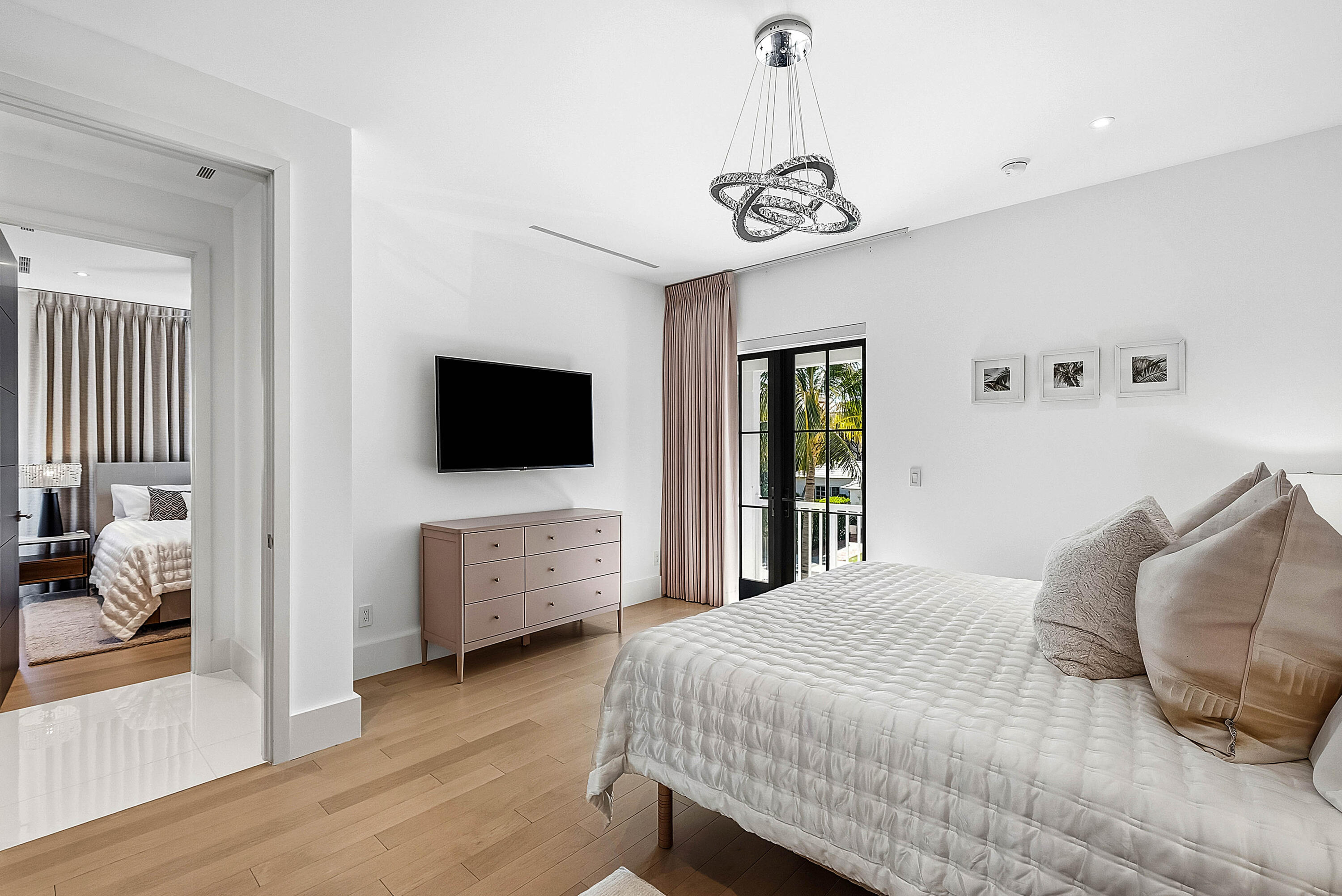 157 Peruvian Palm Beach, FL 33480