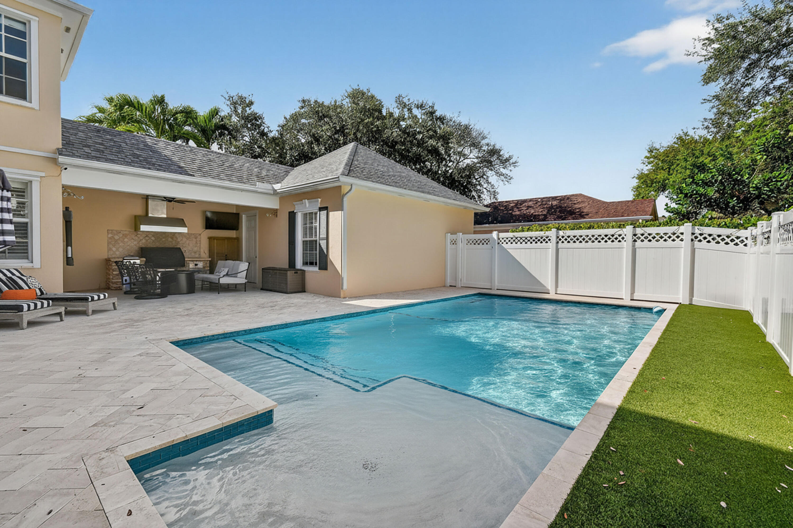 211 Sugar Apple Jupiter, FL 33458