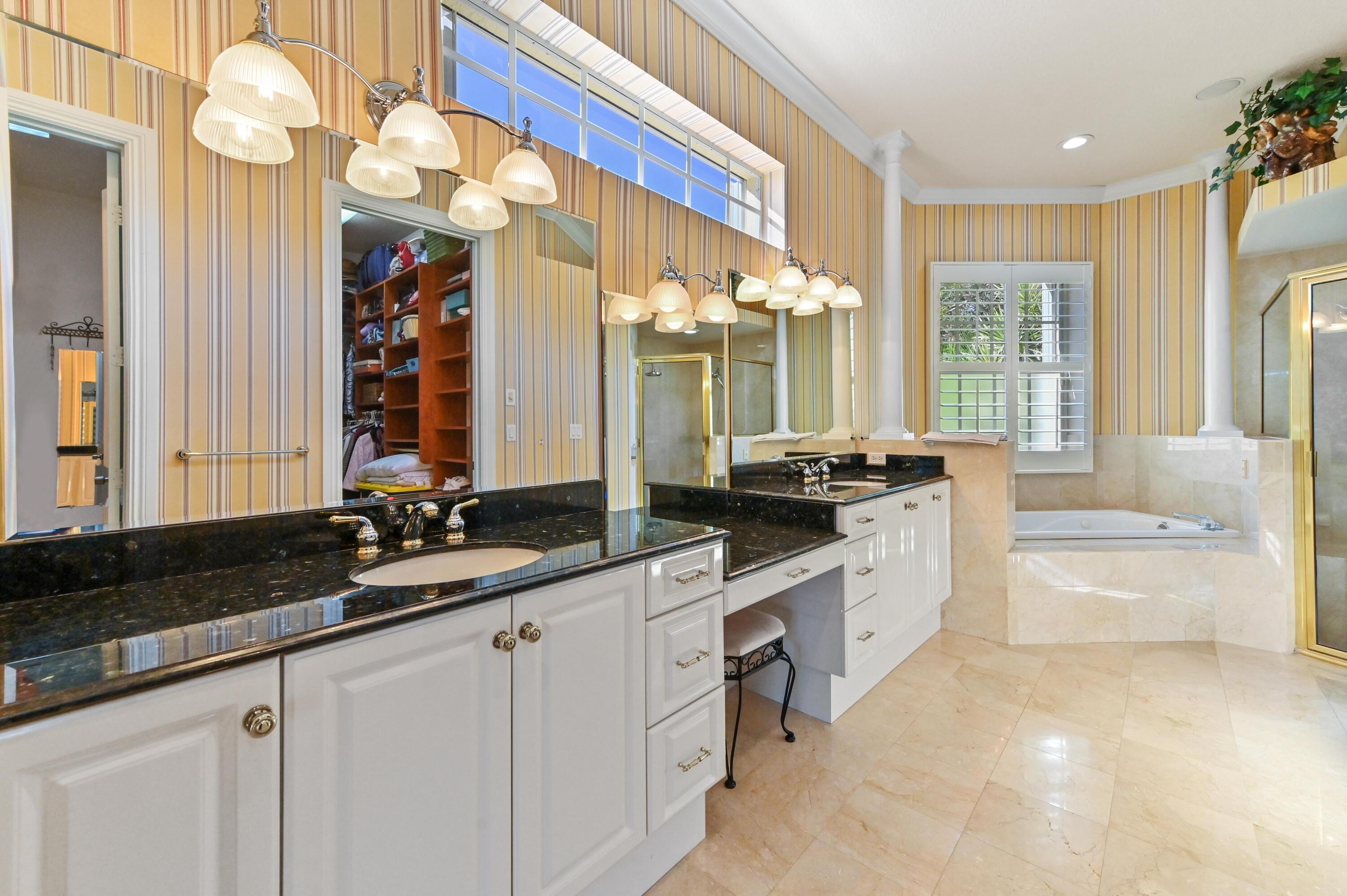 8817 SE Compass Is Jupiter, FL 33458