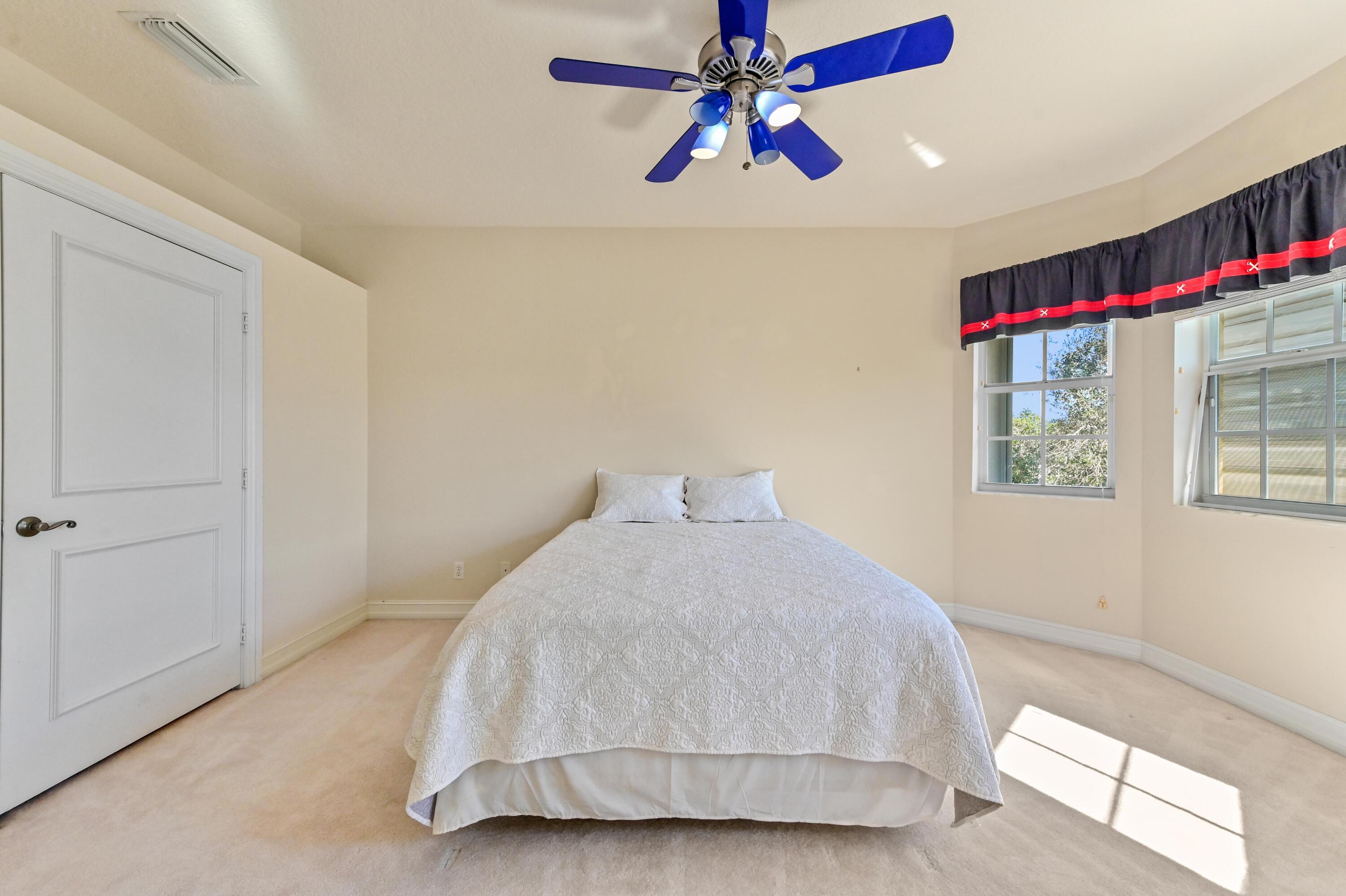 8817 SE Compass Is Jupiter, FL 33458