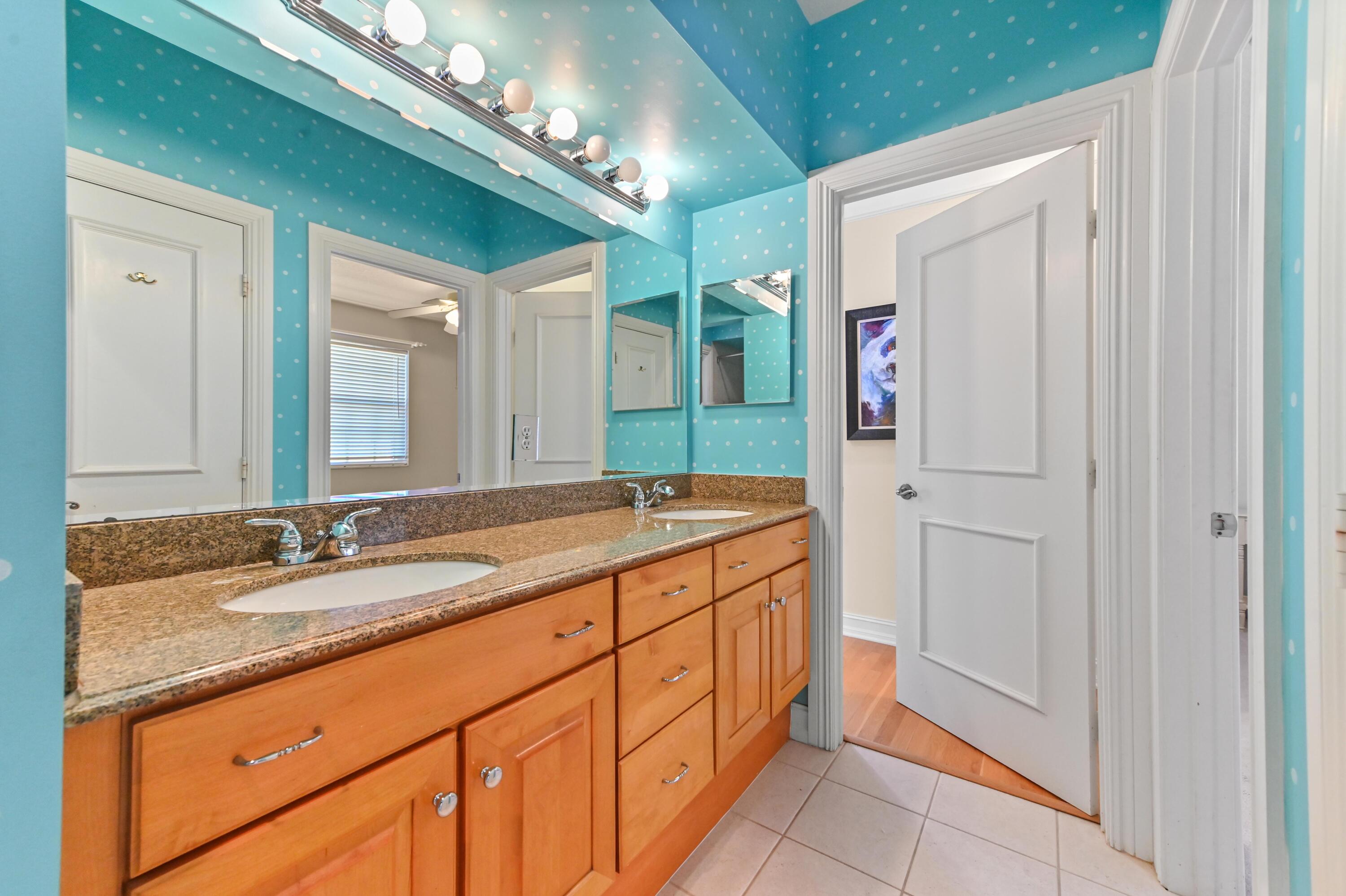 8817 SE Compass Is Jupiter, FL 33458