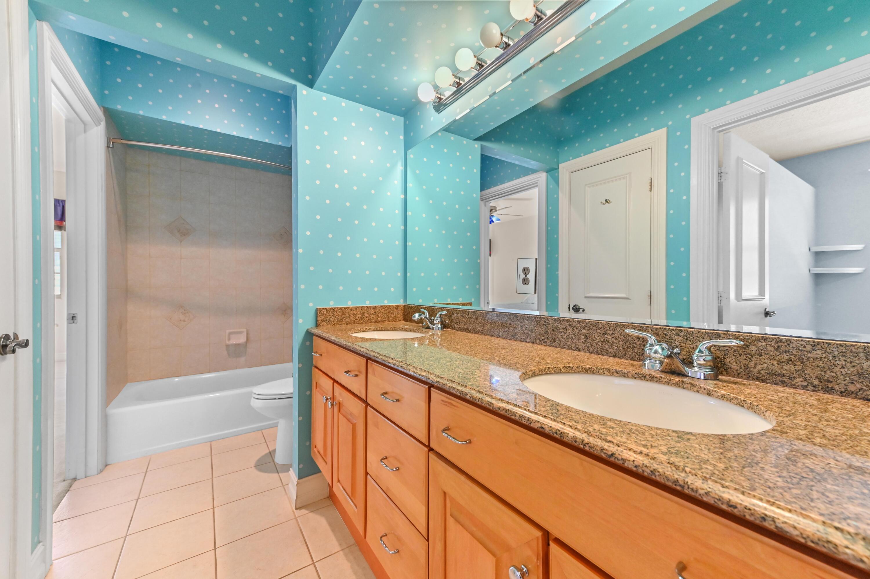 8817 SE Compass Is Jupiter, FL 33458