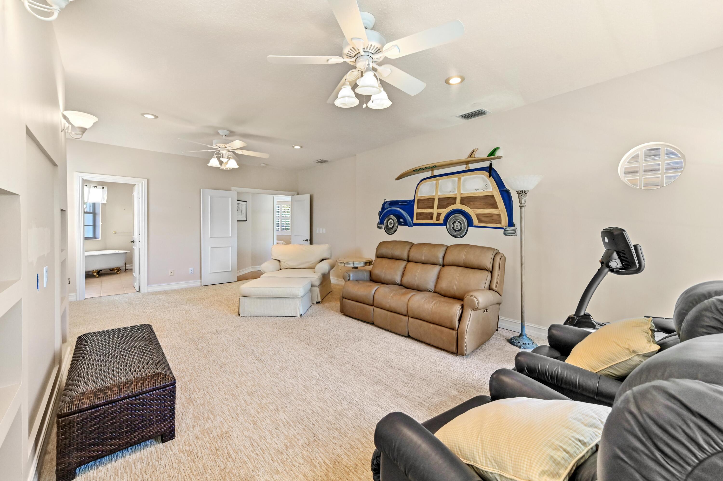 8817 SE Compass Is Jupiter, FL 33458