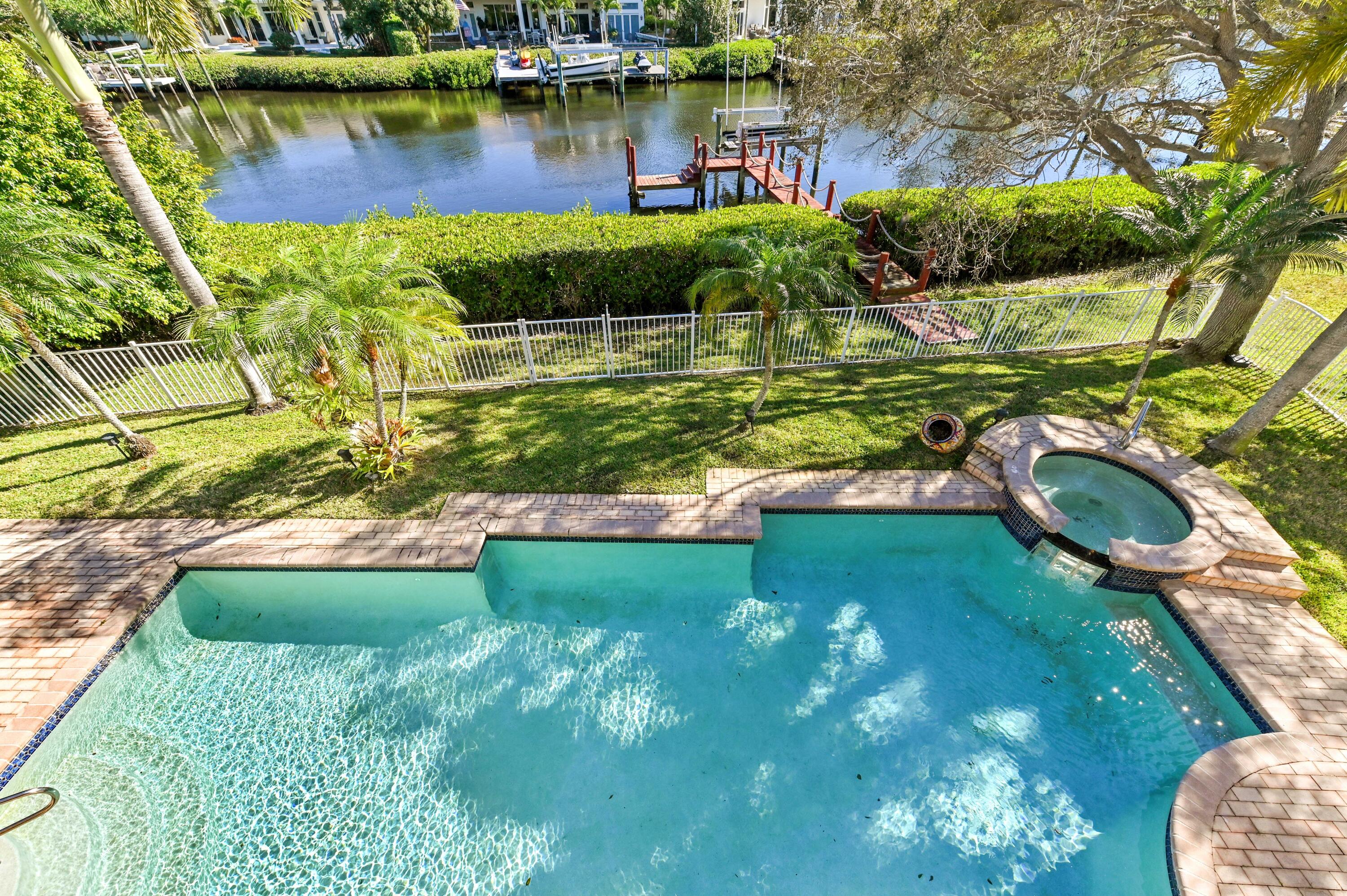 8817 SE Compass Is Jupiter, FL 33458