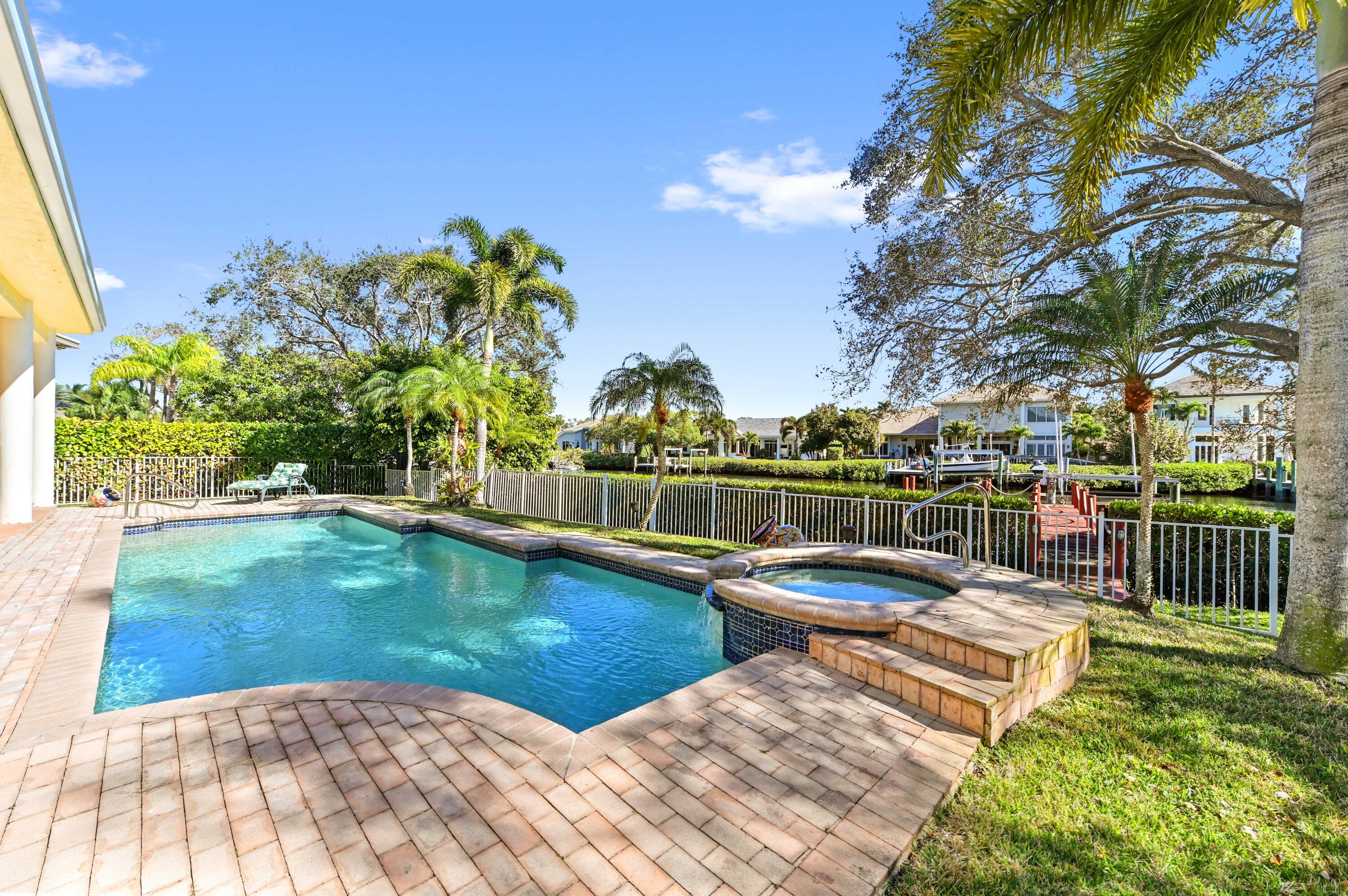 8817 SE Compass Is Jupiter, FL 33458