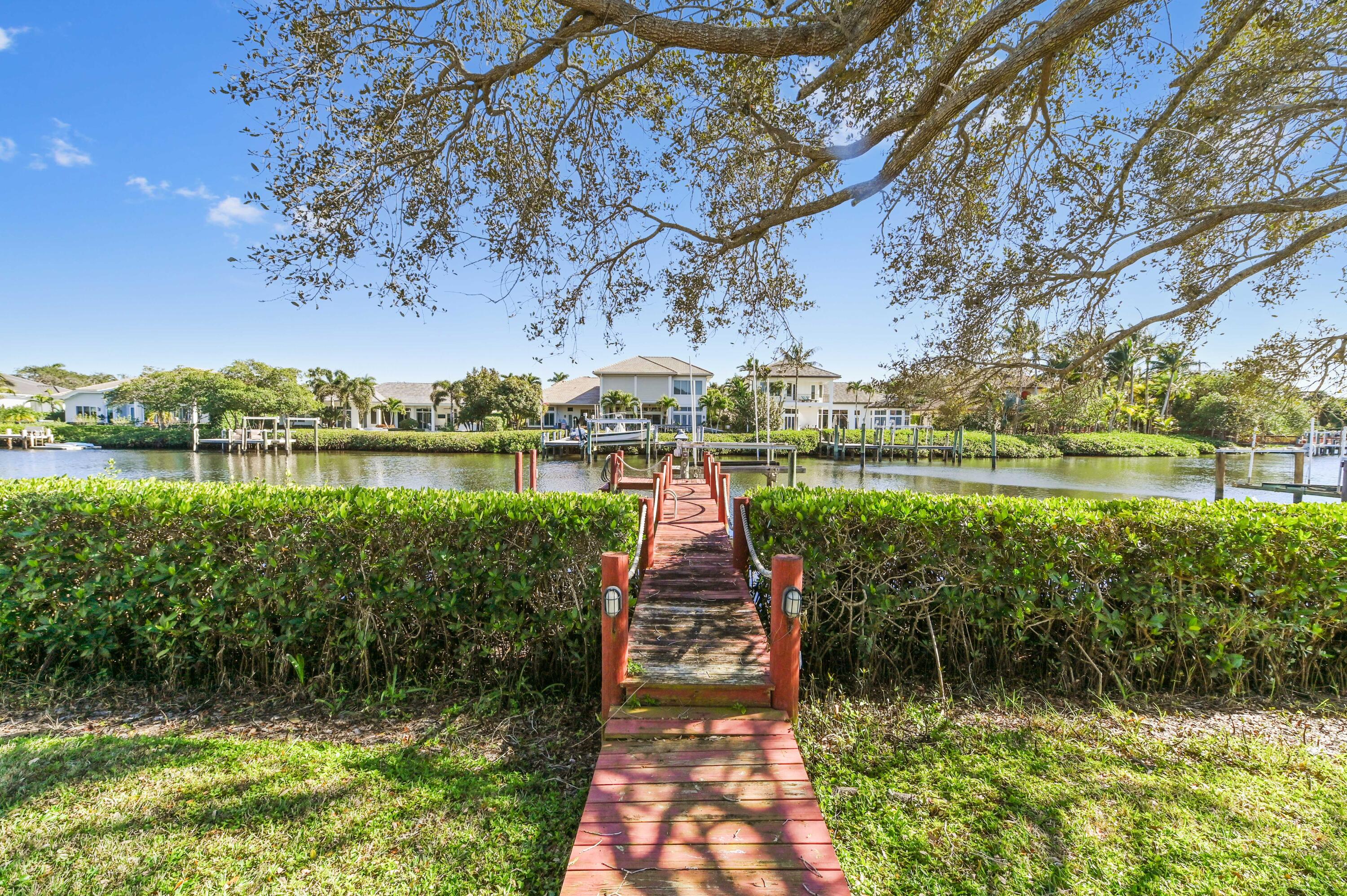 8817 SE Compass Is Jupiter, FL 33458