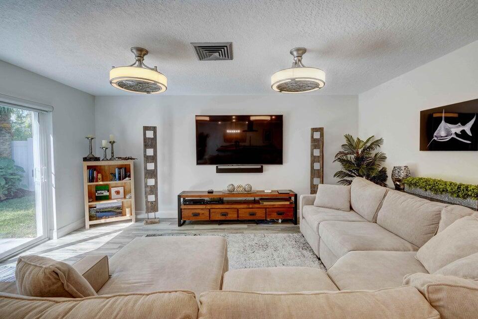 2594 Marcinski Jupiter, FL 33477