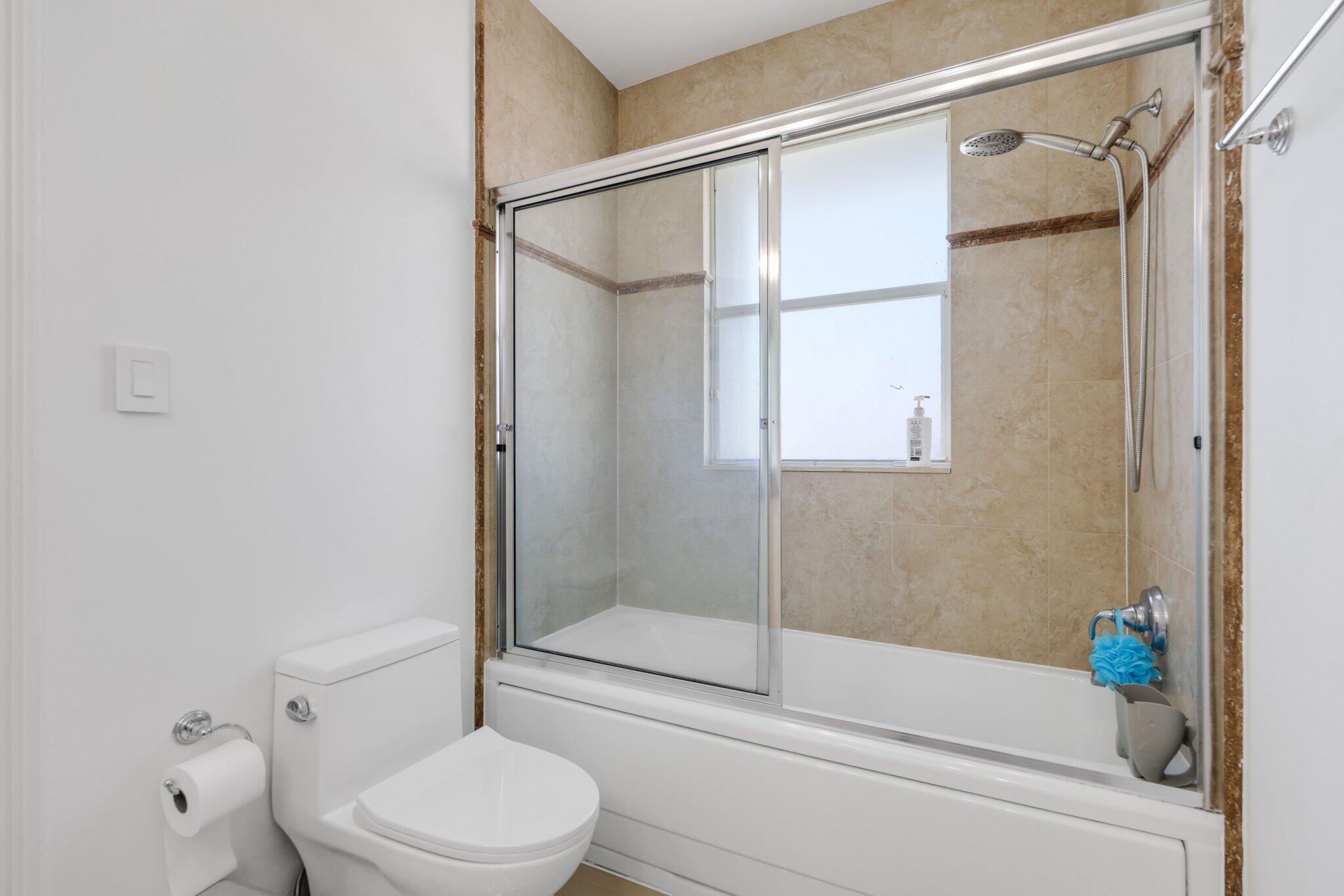 6799 Newport Lk Boca Raton, FL 33496