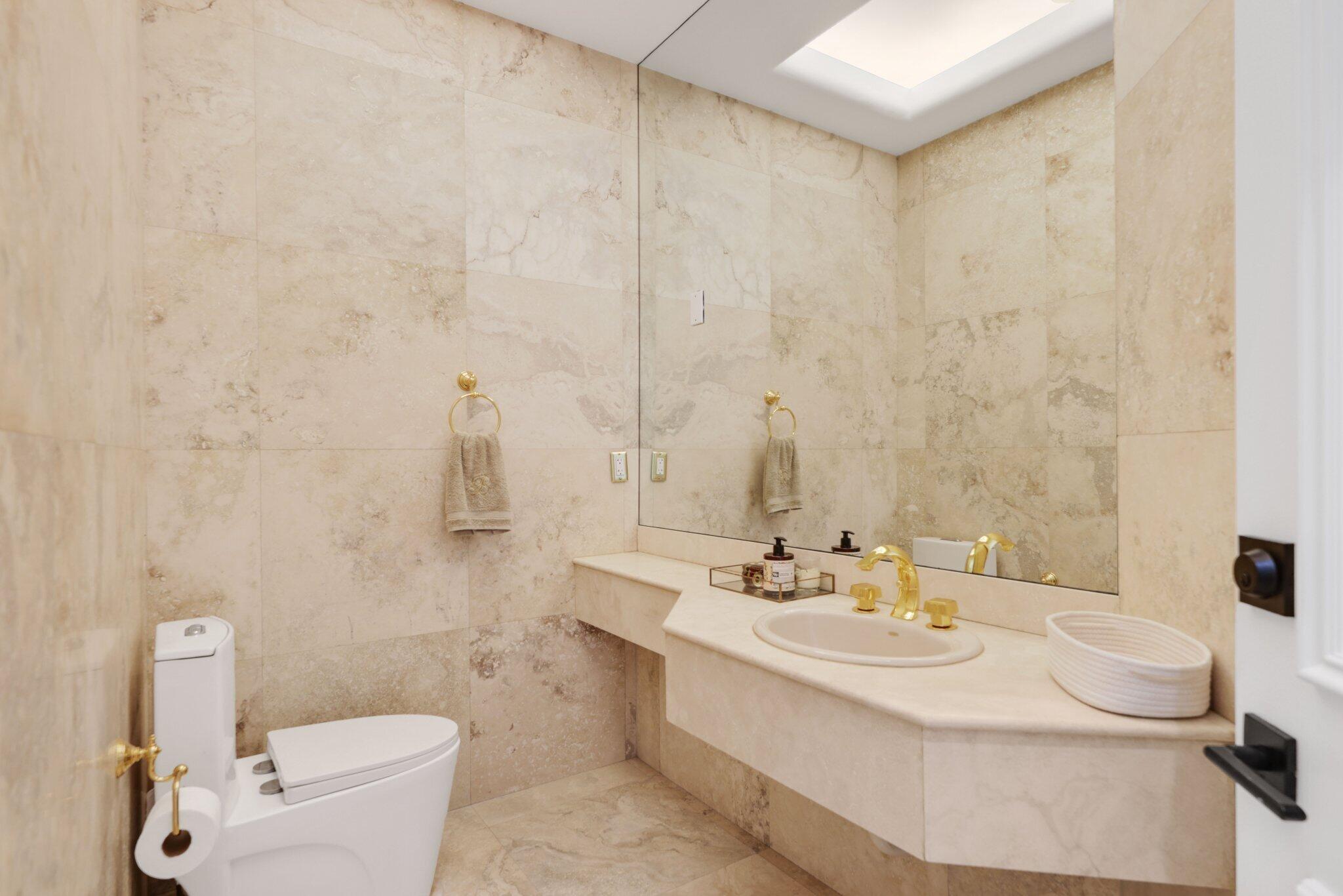 6799 Newport Lk Boca Raton, FL 33496