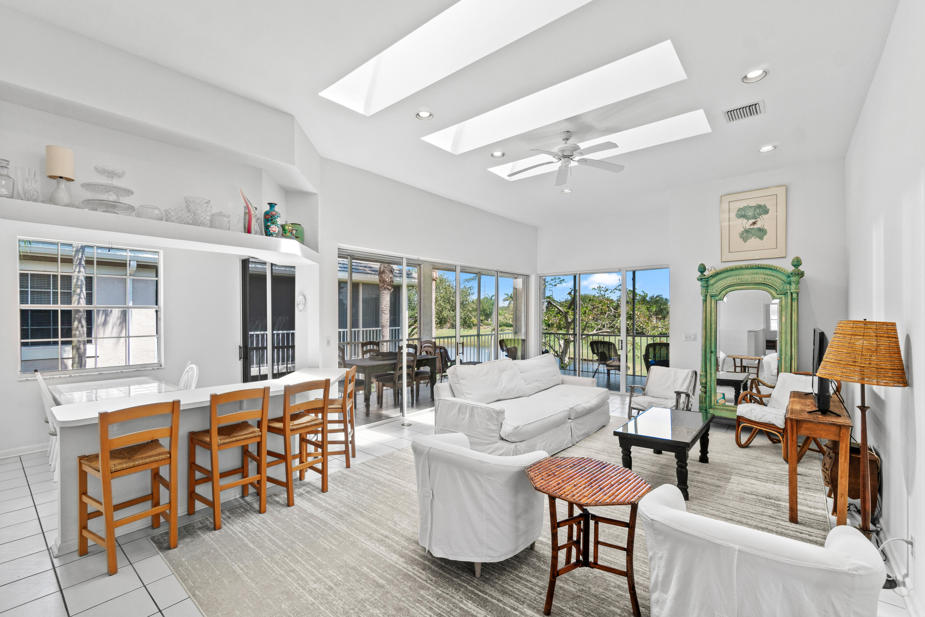 5142 Lake Catalina #B