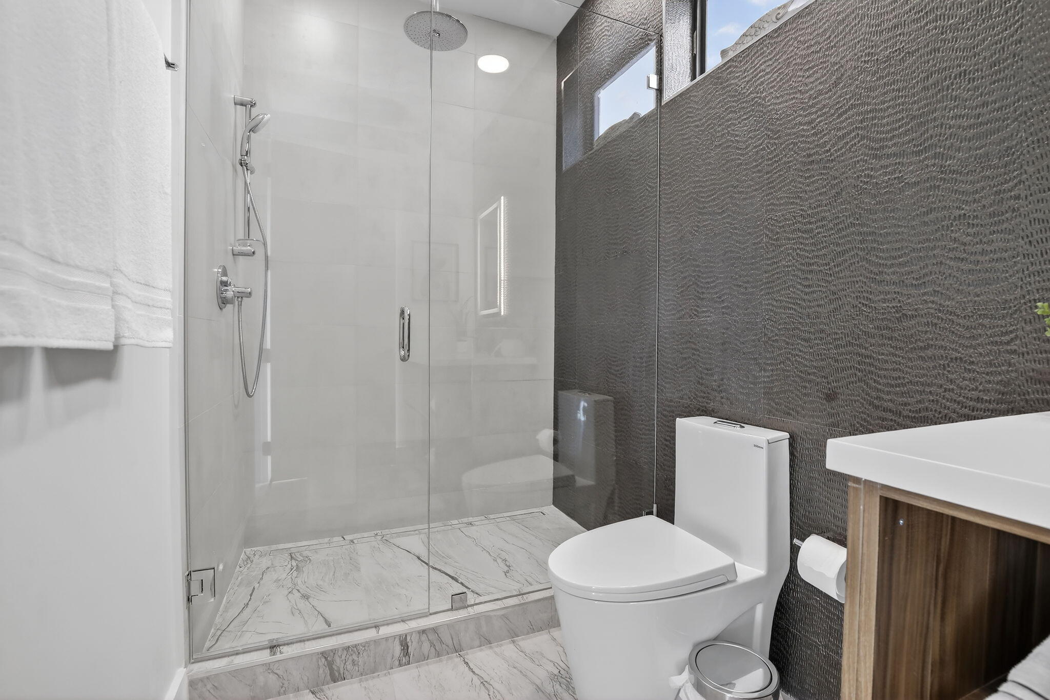 750 NE 16th Fort Lauderdale, FL 33304