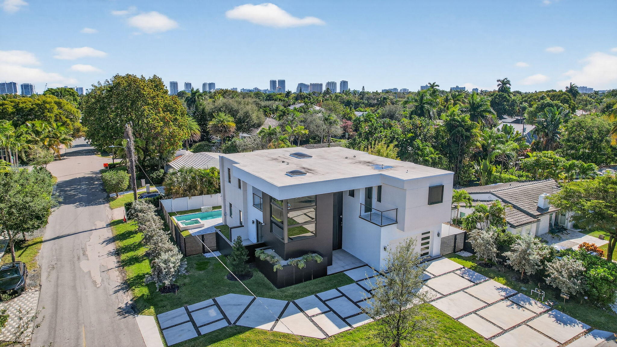 750 NE 16th Fort Lauderdale, FL 33304