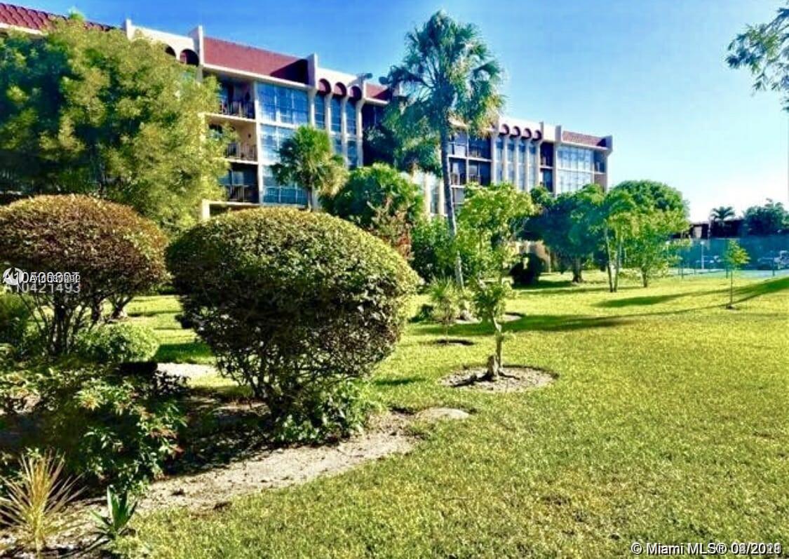 2001 Atlantic Shores Blvd #108
