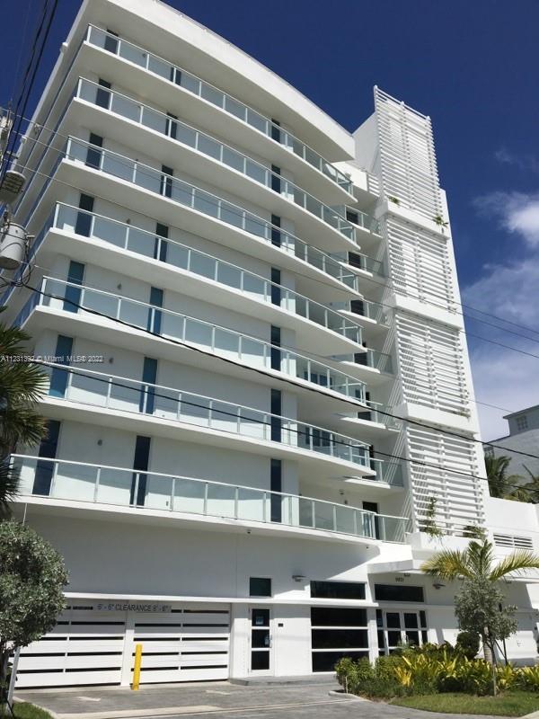 9821 E Bay Harbor Dr #701