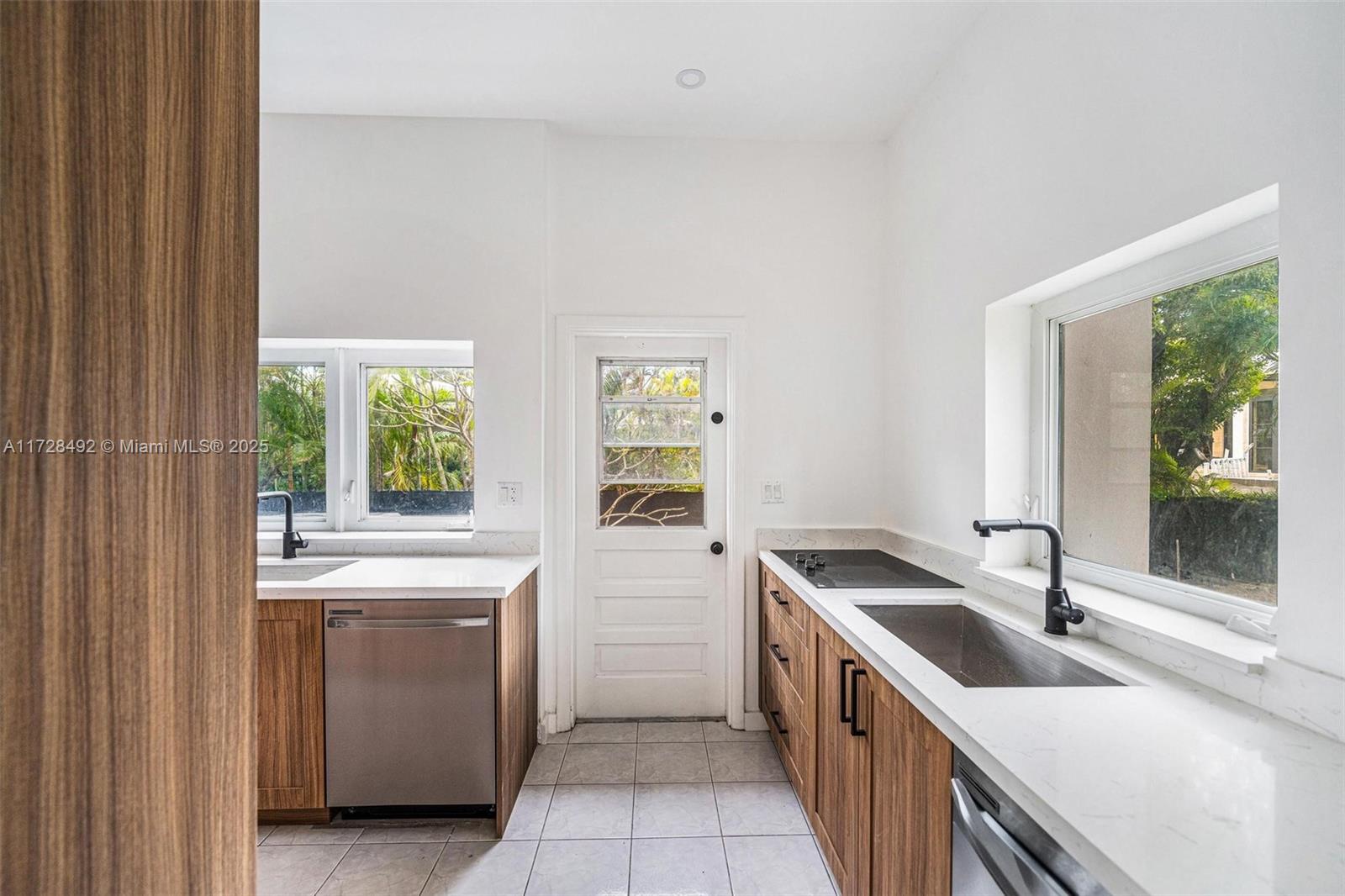 253 Bal Cross Dr Bal Harbour, FL 33154