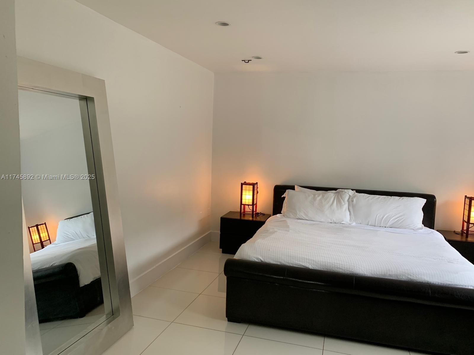 1670 Daytonia Rd Miami Beach, FL 33141