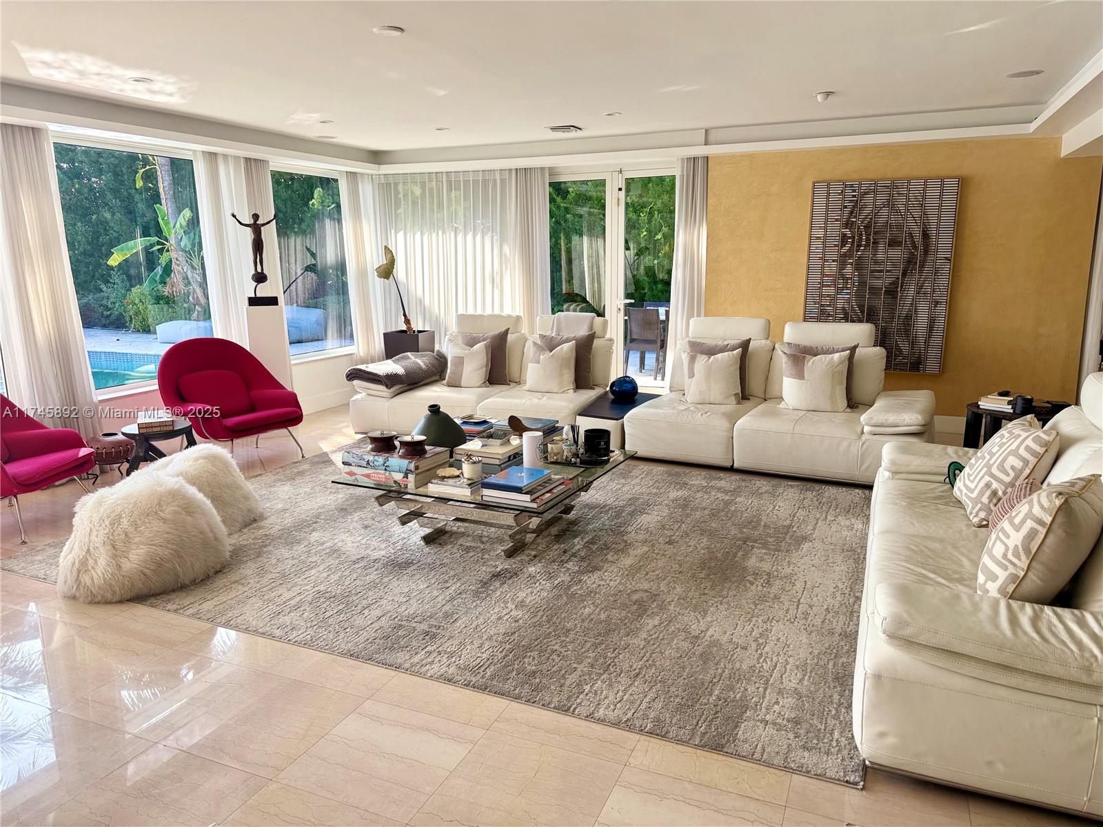 1670 Daytonia Rd Miami Beach, FL 33141