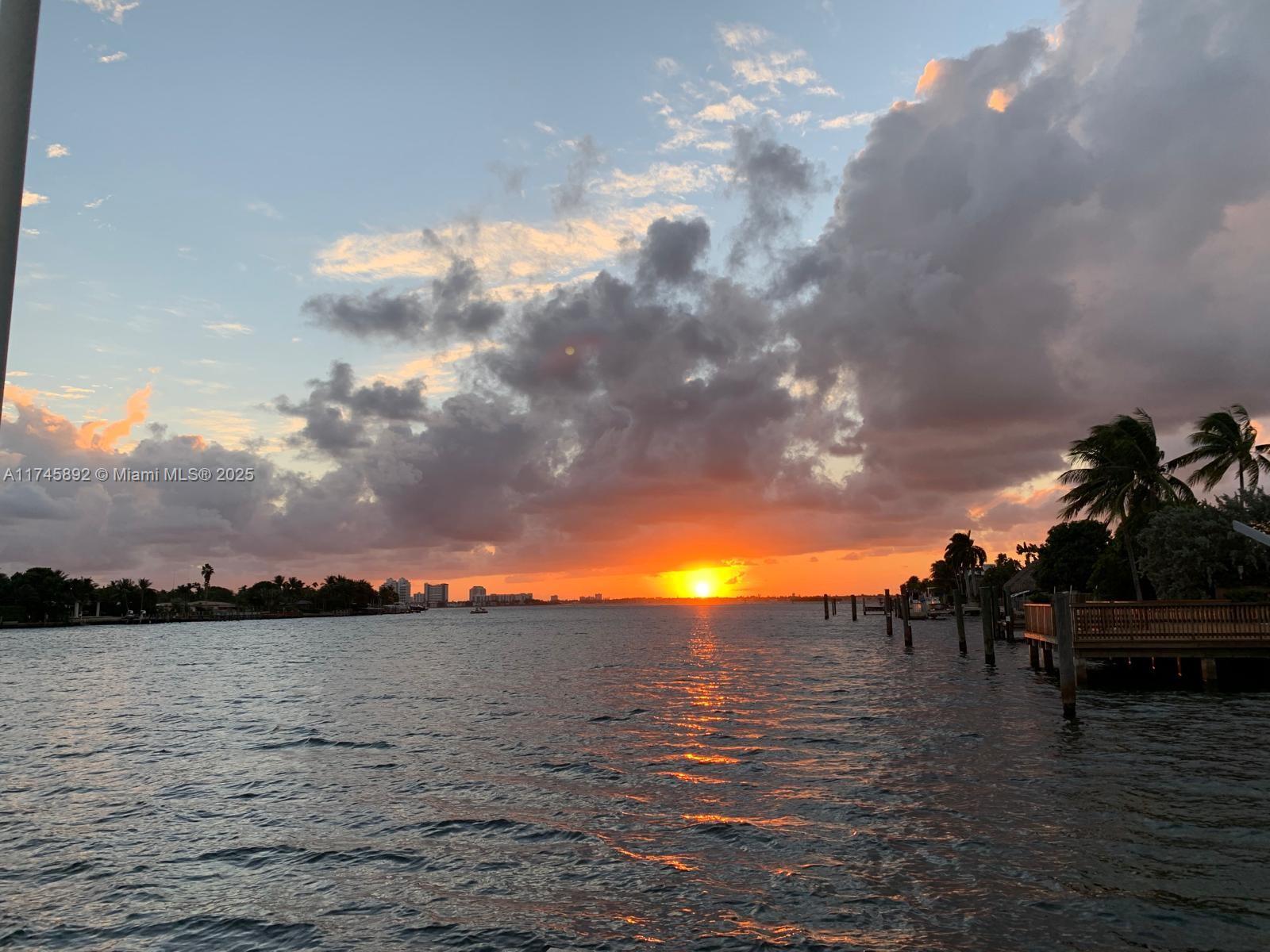 1670 Daytonia Rd Miami Beach, FL 33141