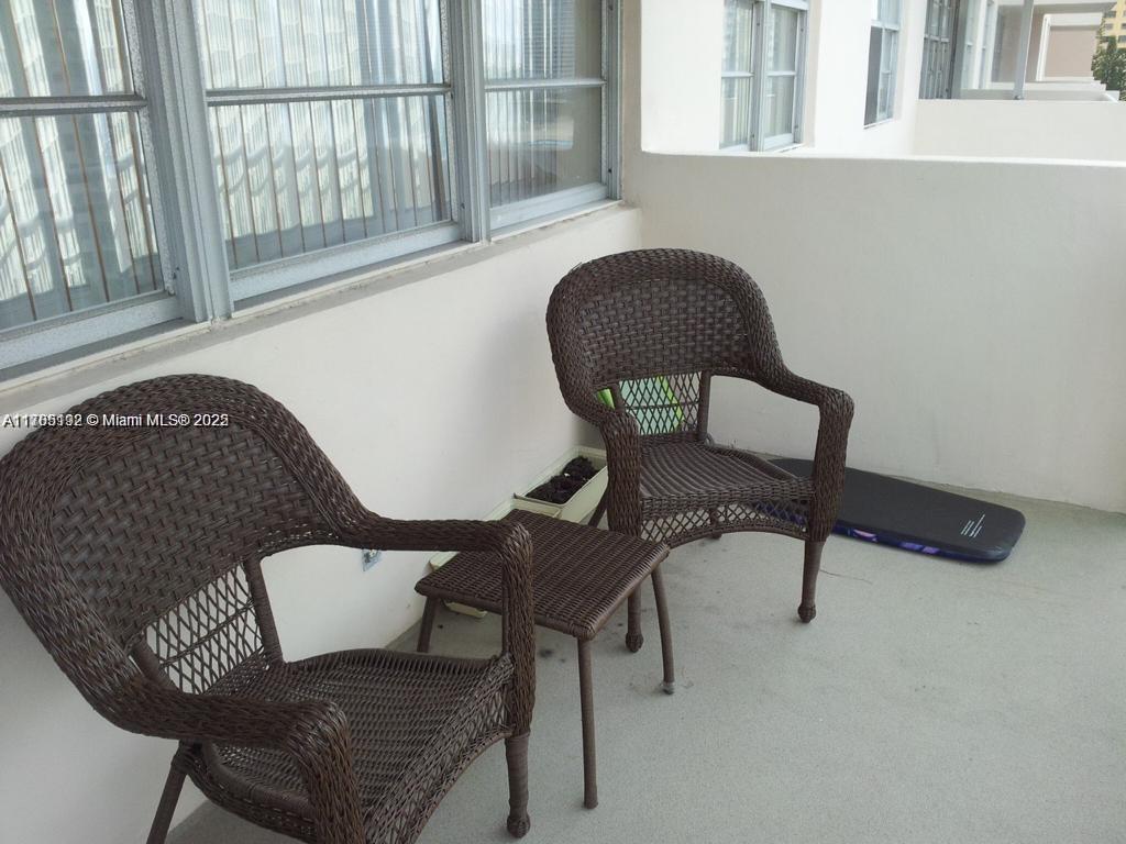image Winston Towers 100 Condo11