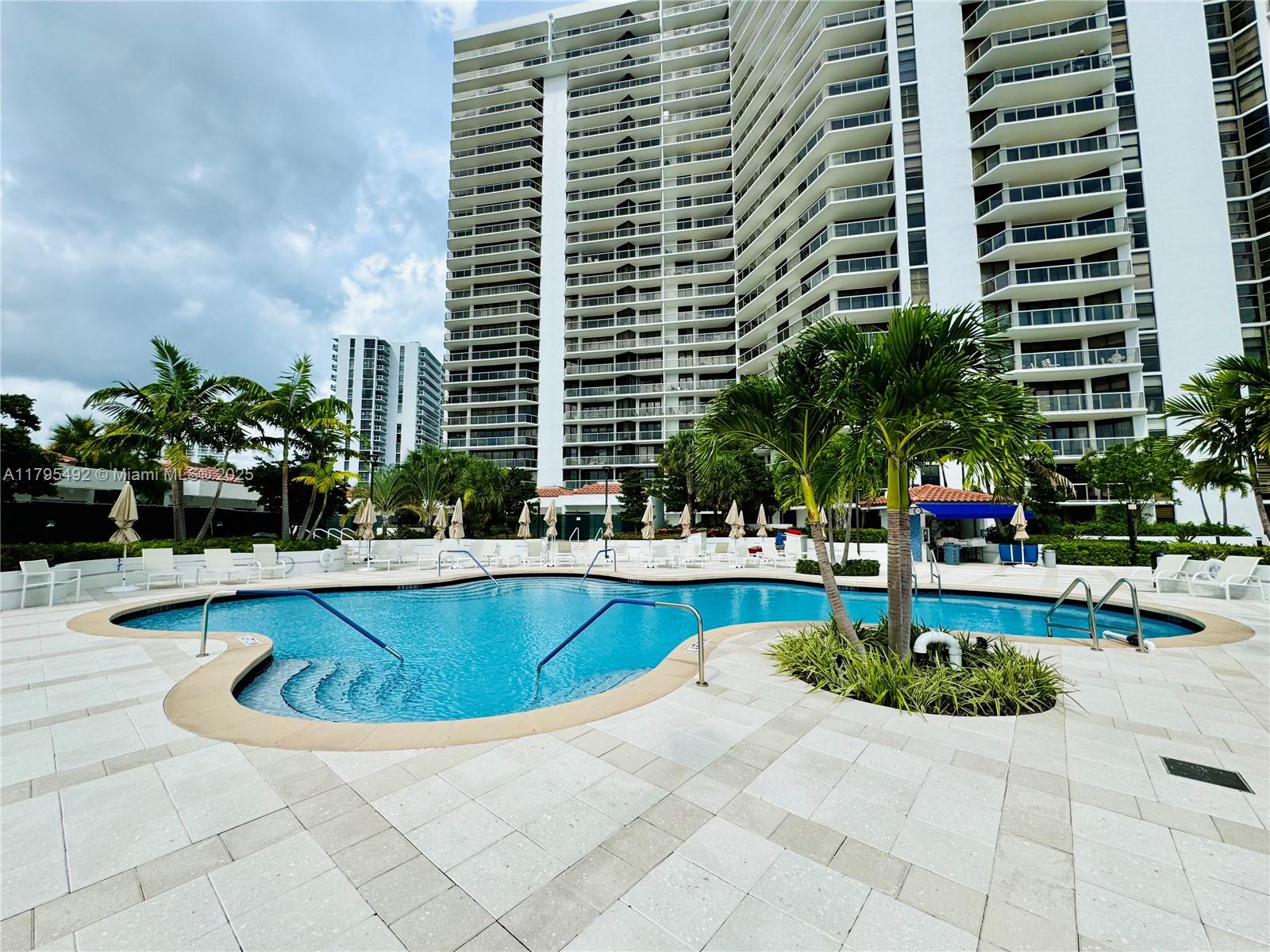 image Hamptons West Condo33