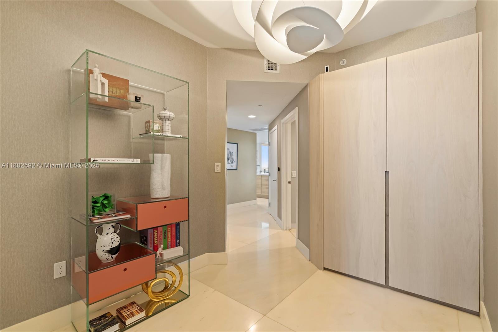 16385 Biscayne Blvd #2715,North Miami Beach, FL 33160