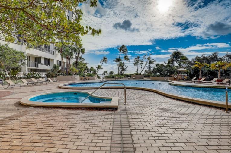 520 Brickell Key Dr #A604 Miami, FL 33131