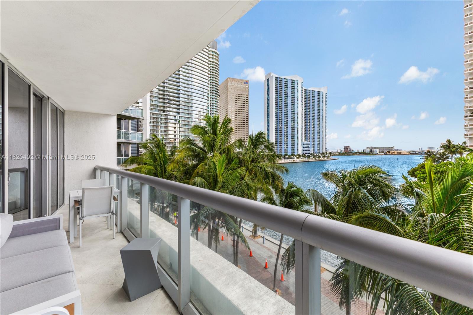 image Icon Brickell Tower 19