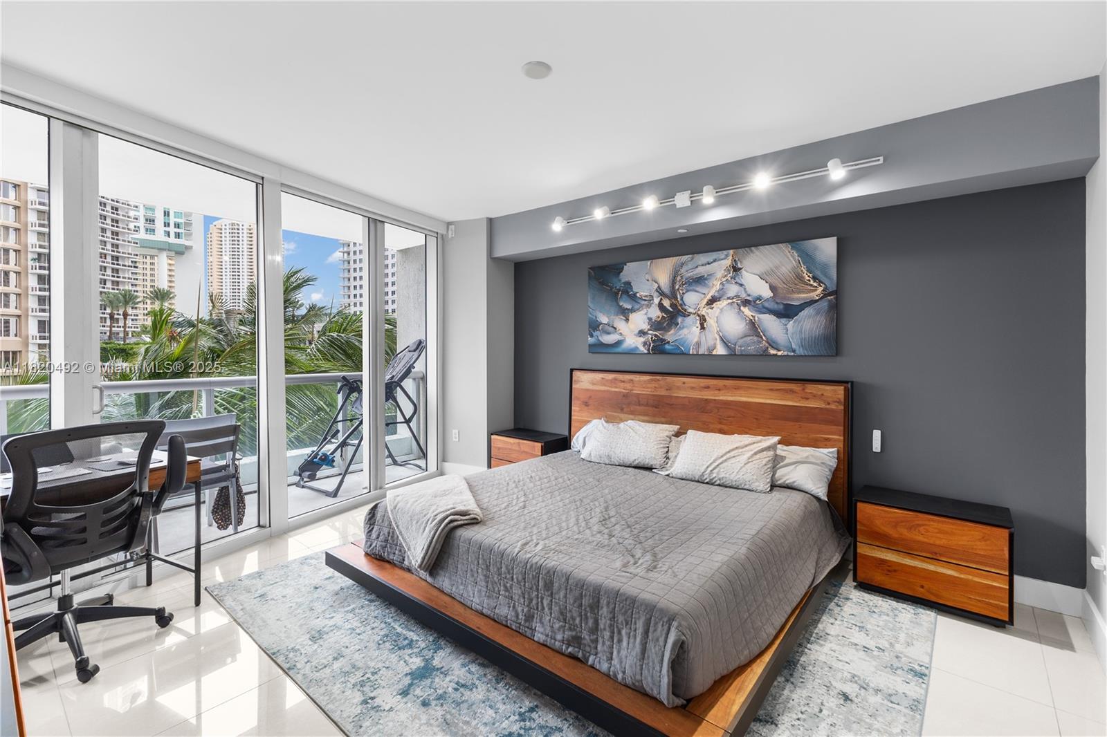 image Icon Brickell Tower 114