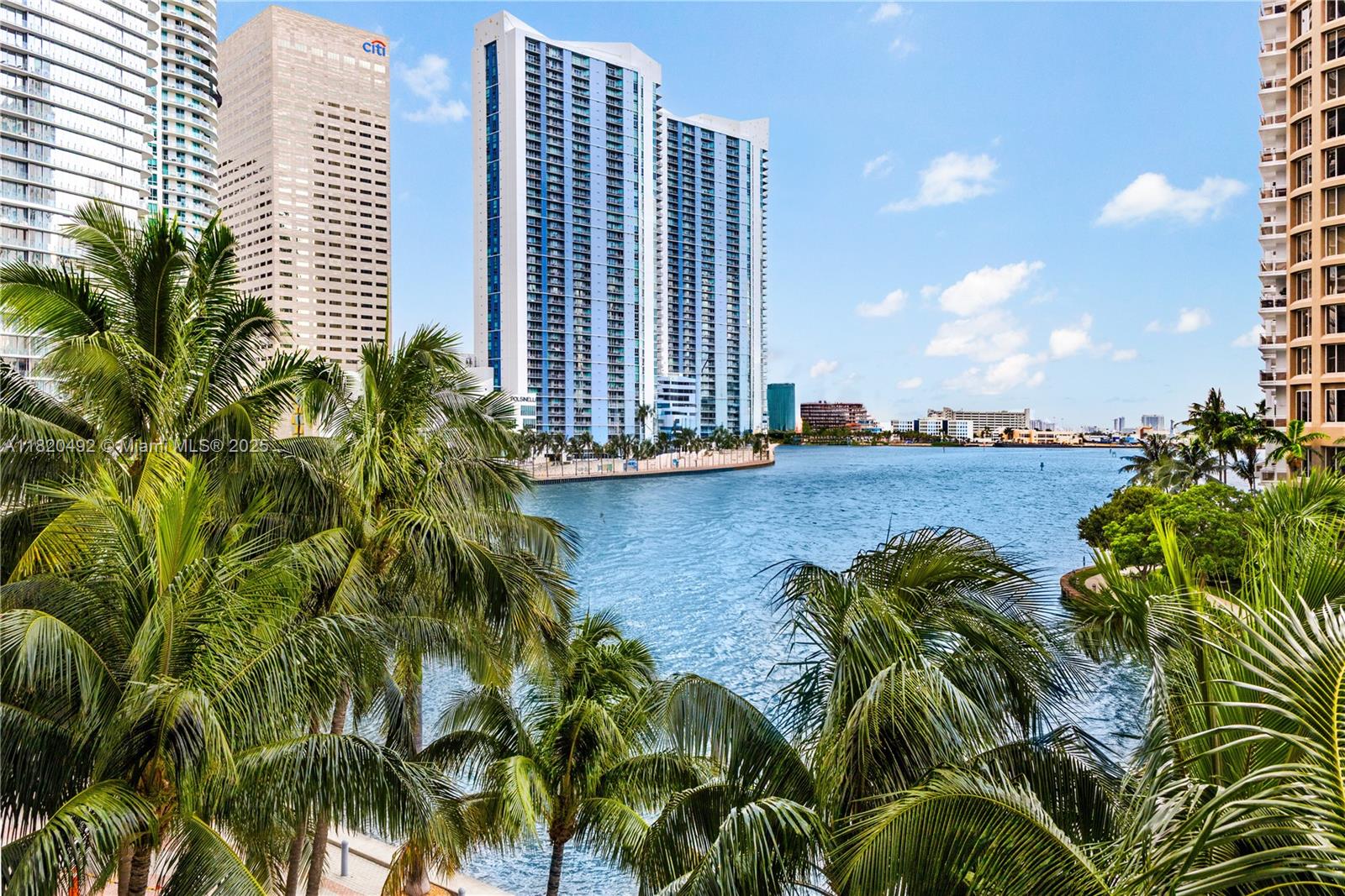 image Icon Brickell Tower 11
