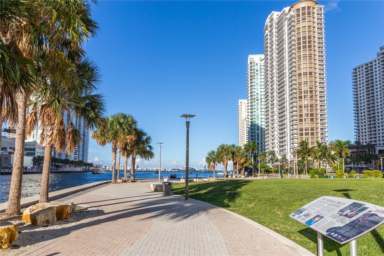 image Icon Brickell Tower 130