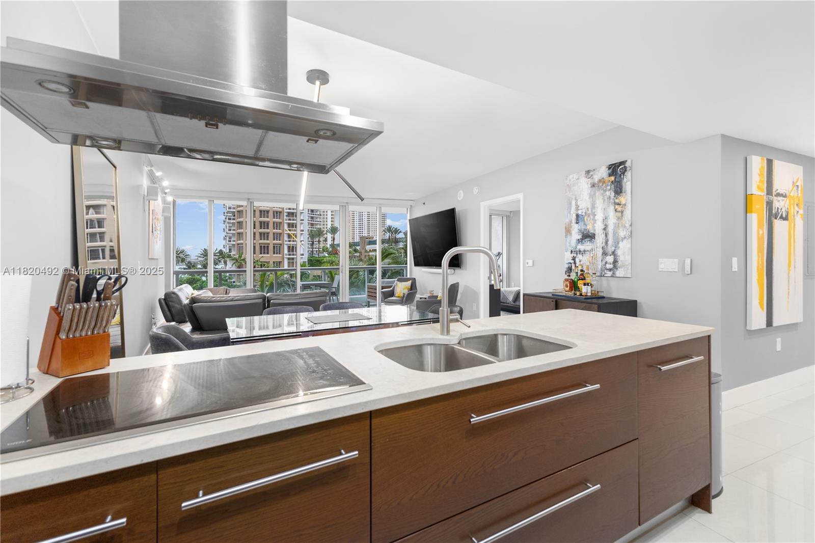 image Icon Brickell Tower 18