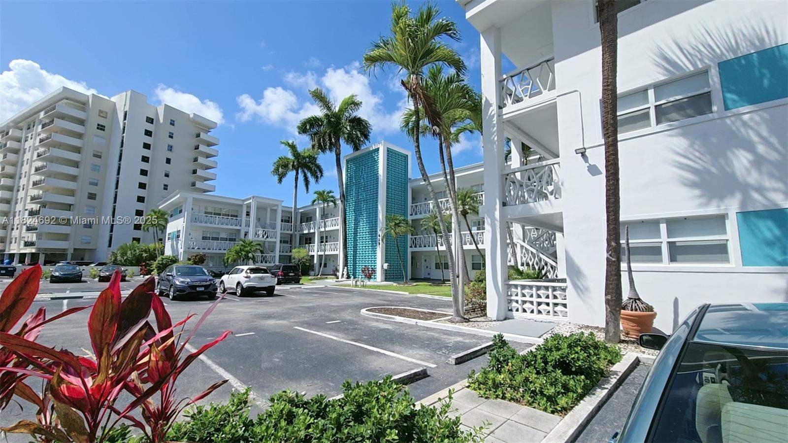 419 Golden Isles Dr #105