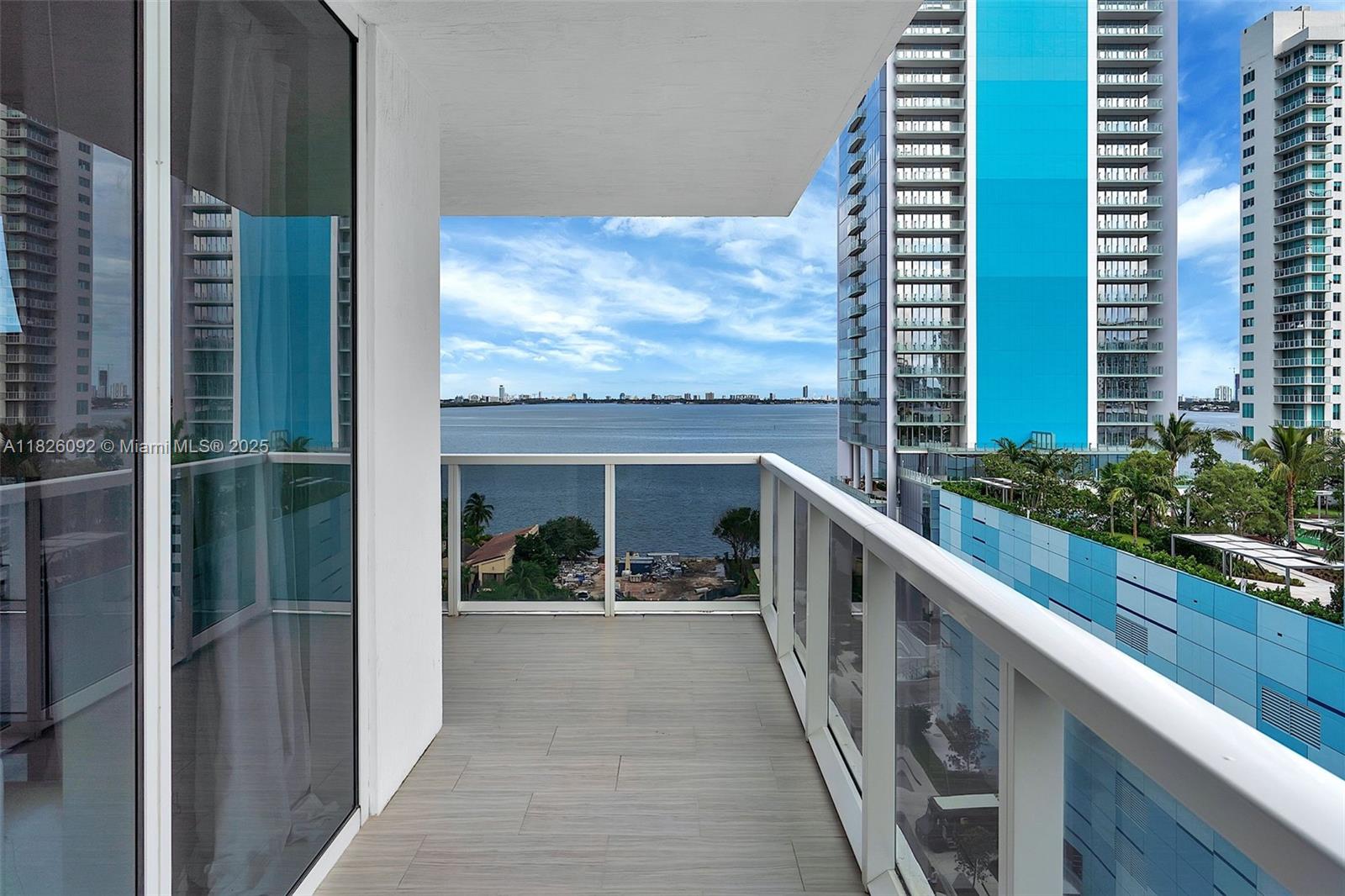 image Bay House13